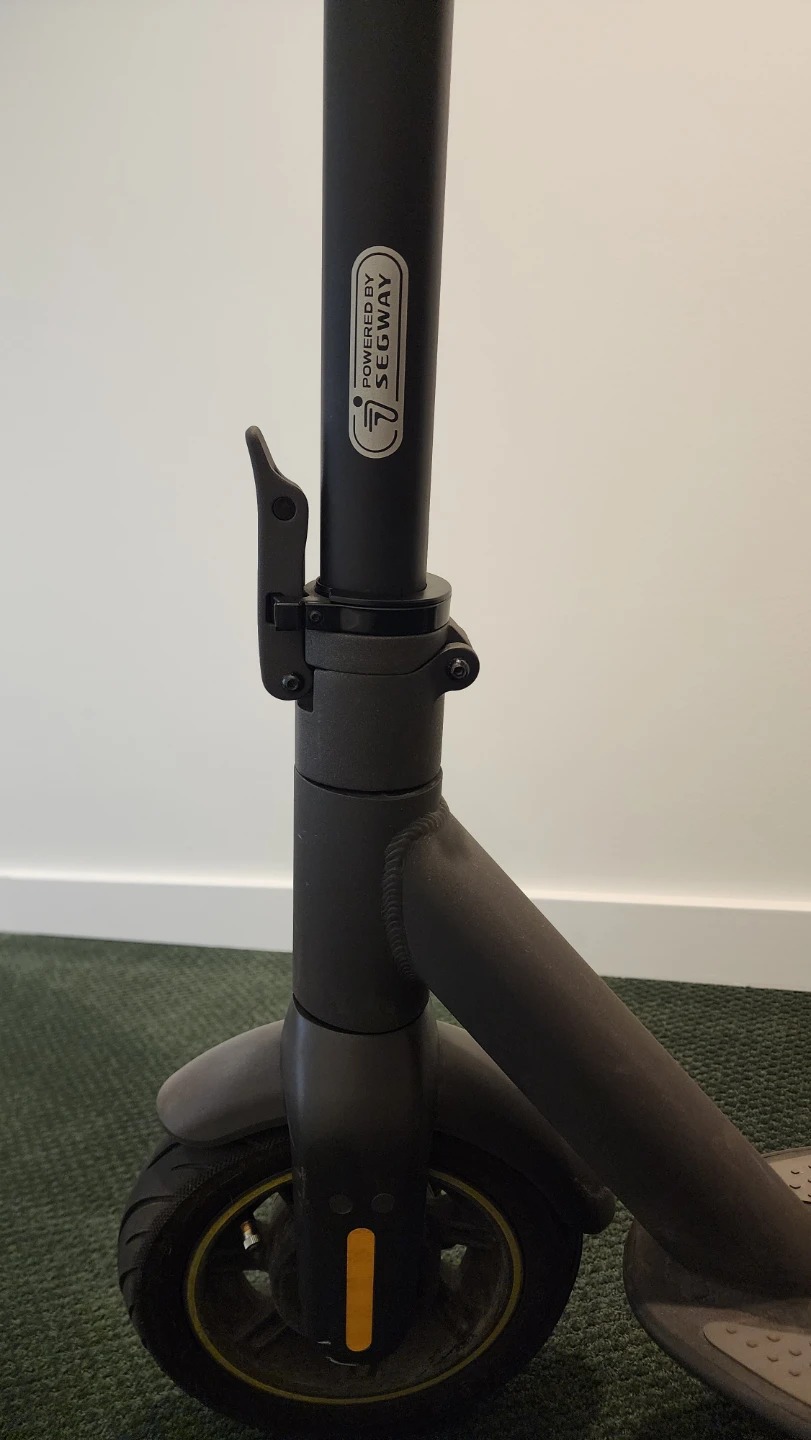 Ninebot Electric Kickscooter GMax 30 - photo 3