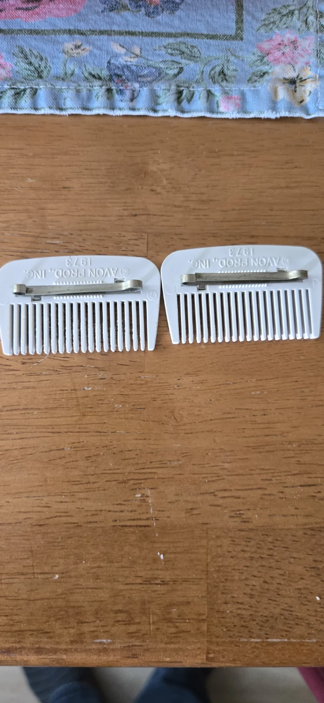 2 Vintage Avon 1975 Floral Mini Combs Set - photo 2