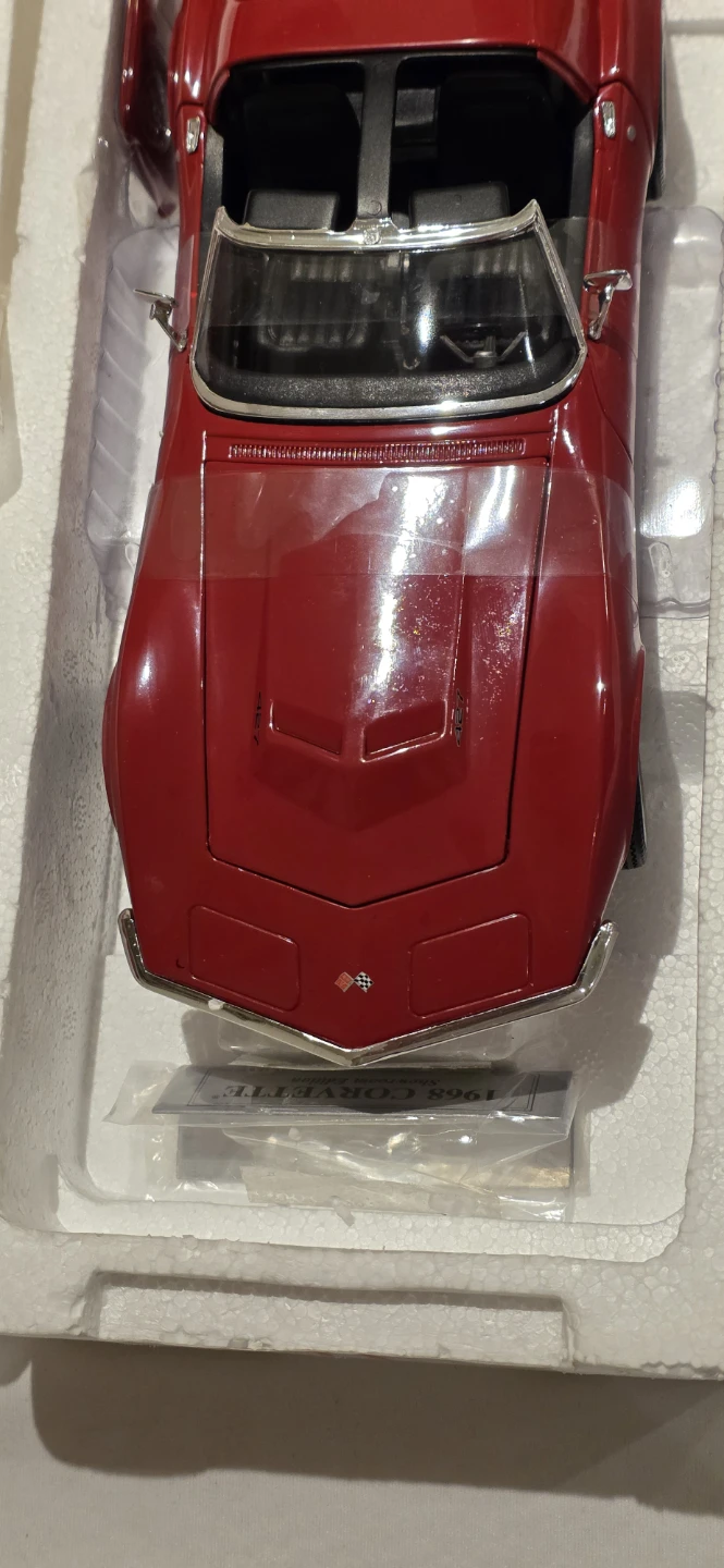 Limited Edition ORIGINAL  RED 1968 Corvette Diecast Model Car - photo 5