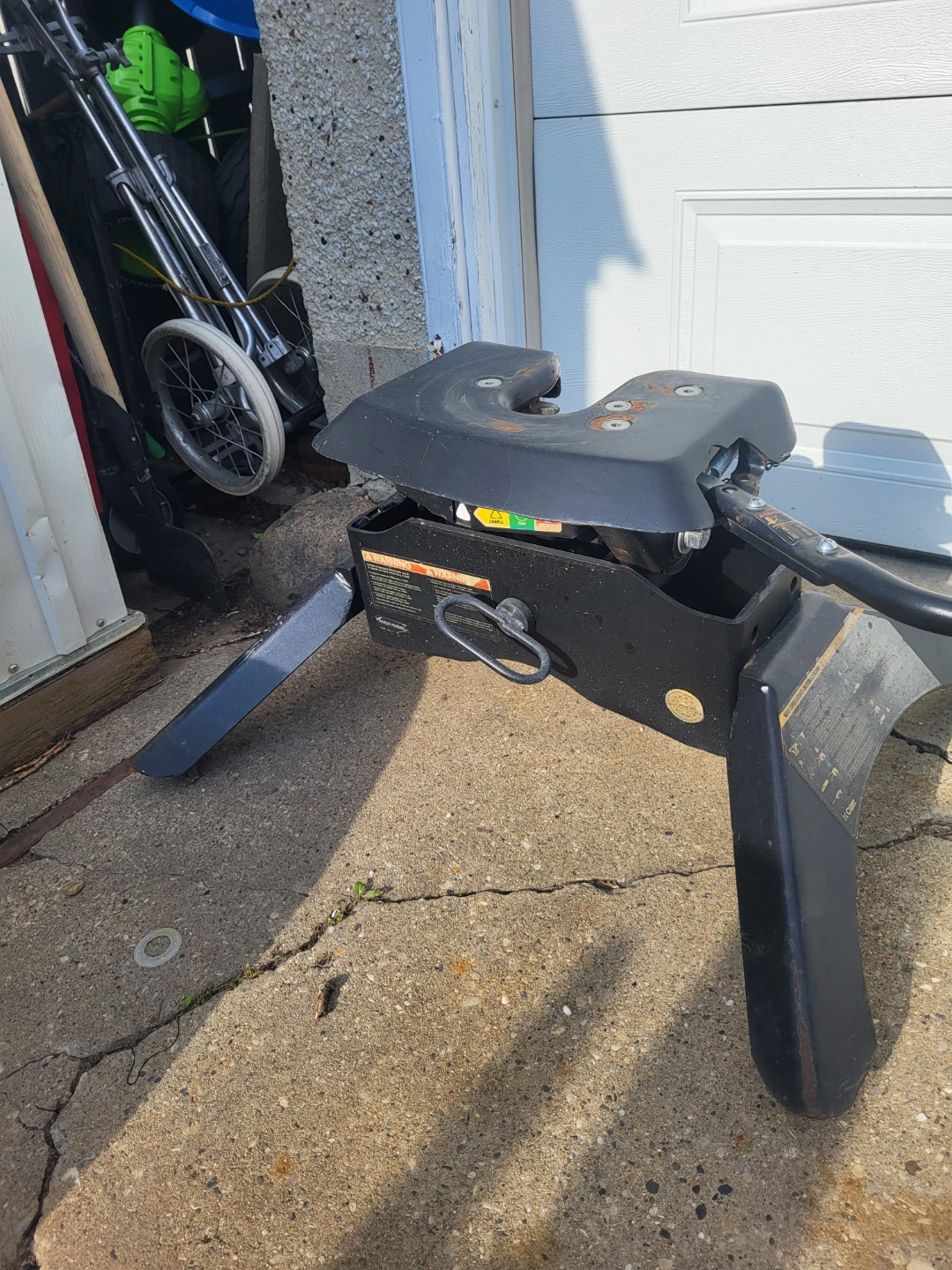CURT Q16 Fifth Wheel Trailer Hitch - photo 2
