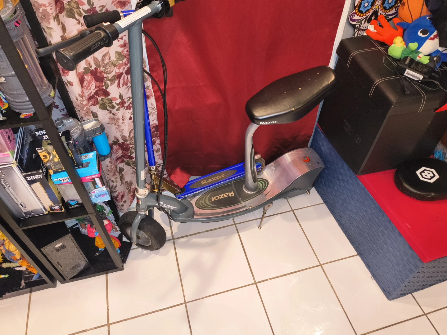 Razor Electric Scooter with Seat - photo 3