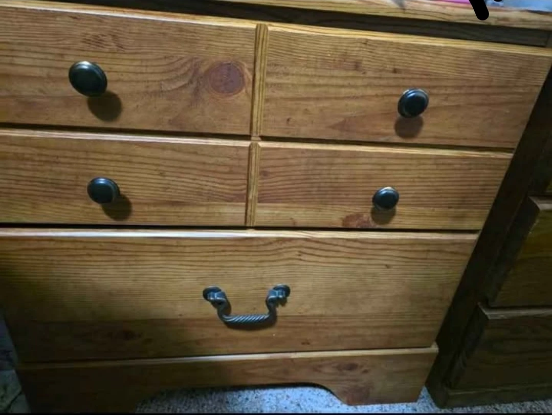 Bedroom dresser - Price negotiable - photo 2