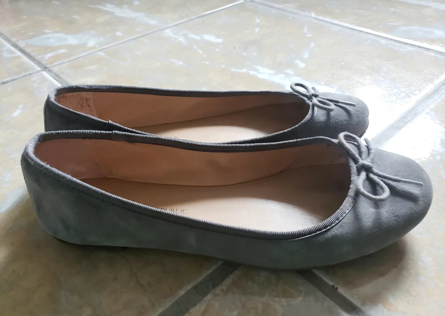 Banana Republic Grey Ballet Flats Size 6 - photo 3