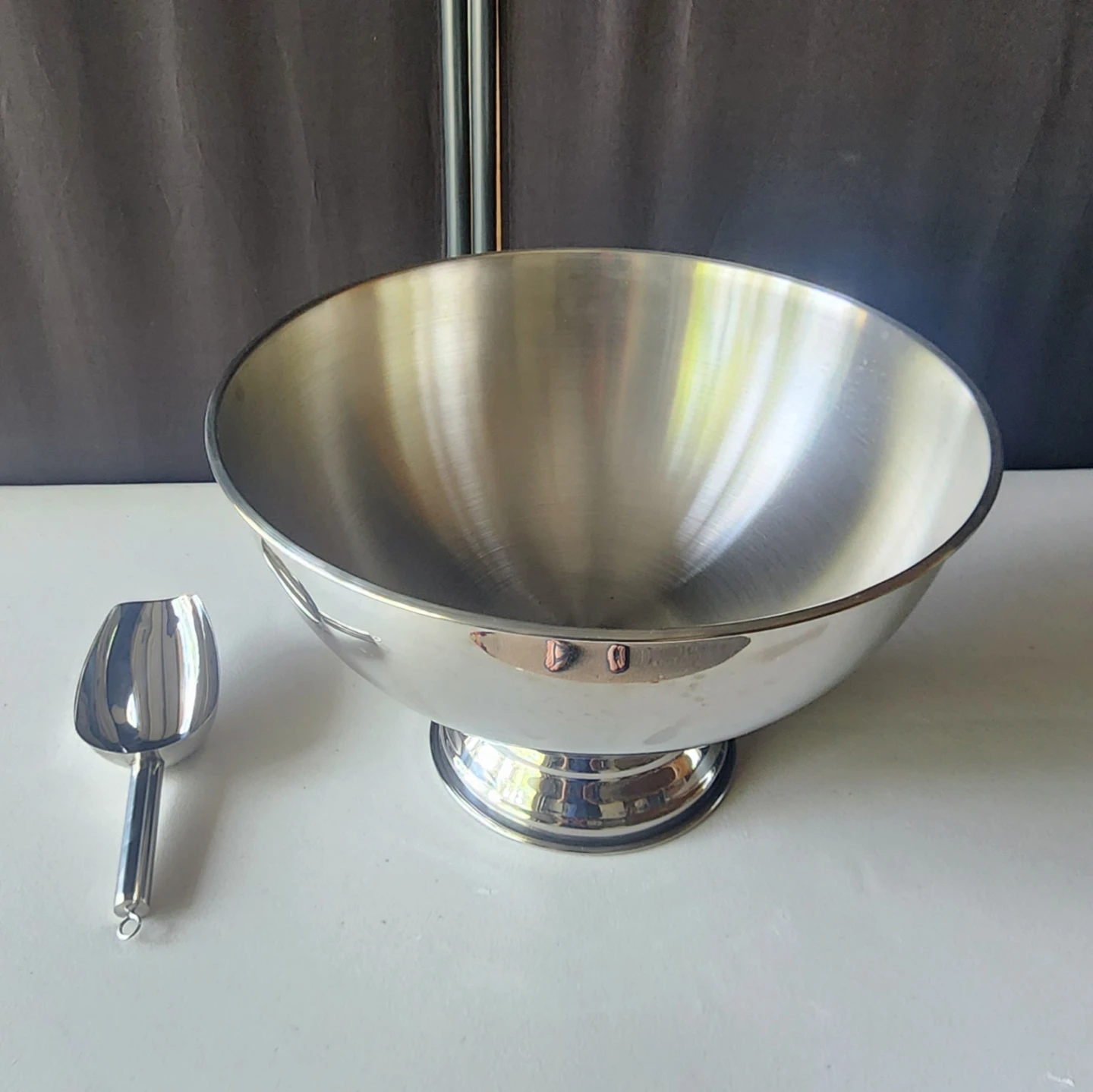 Large Stainless Steel Ice Tub with Scoop 12L