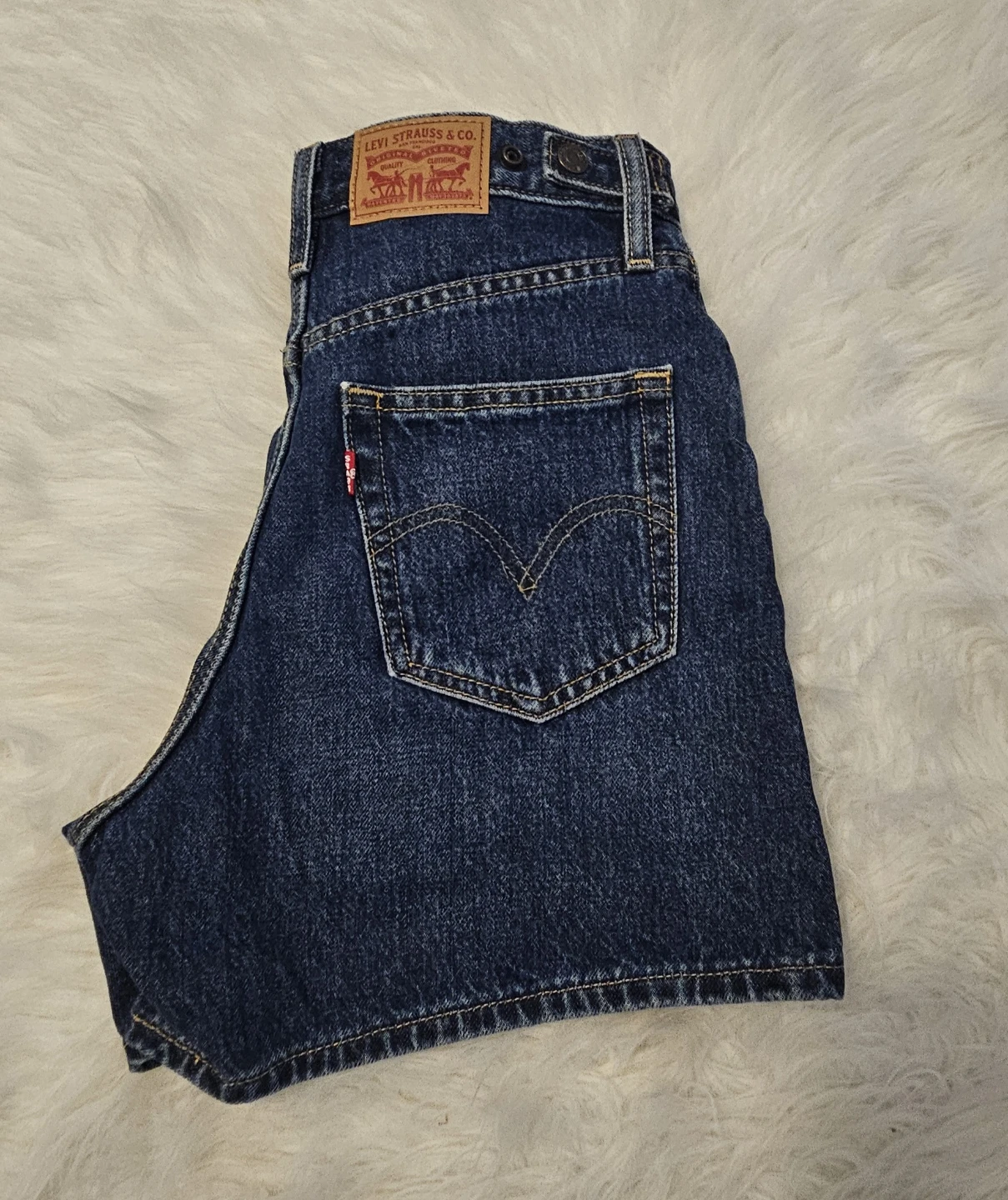 Levi's Cinch Mid-Thigh Denim Shorts Women's 26 - photo 4