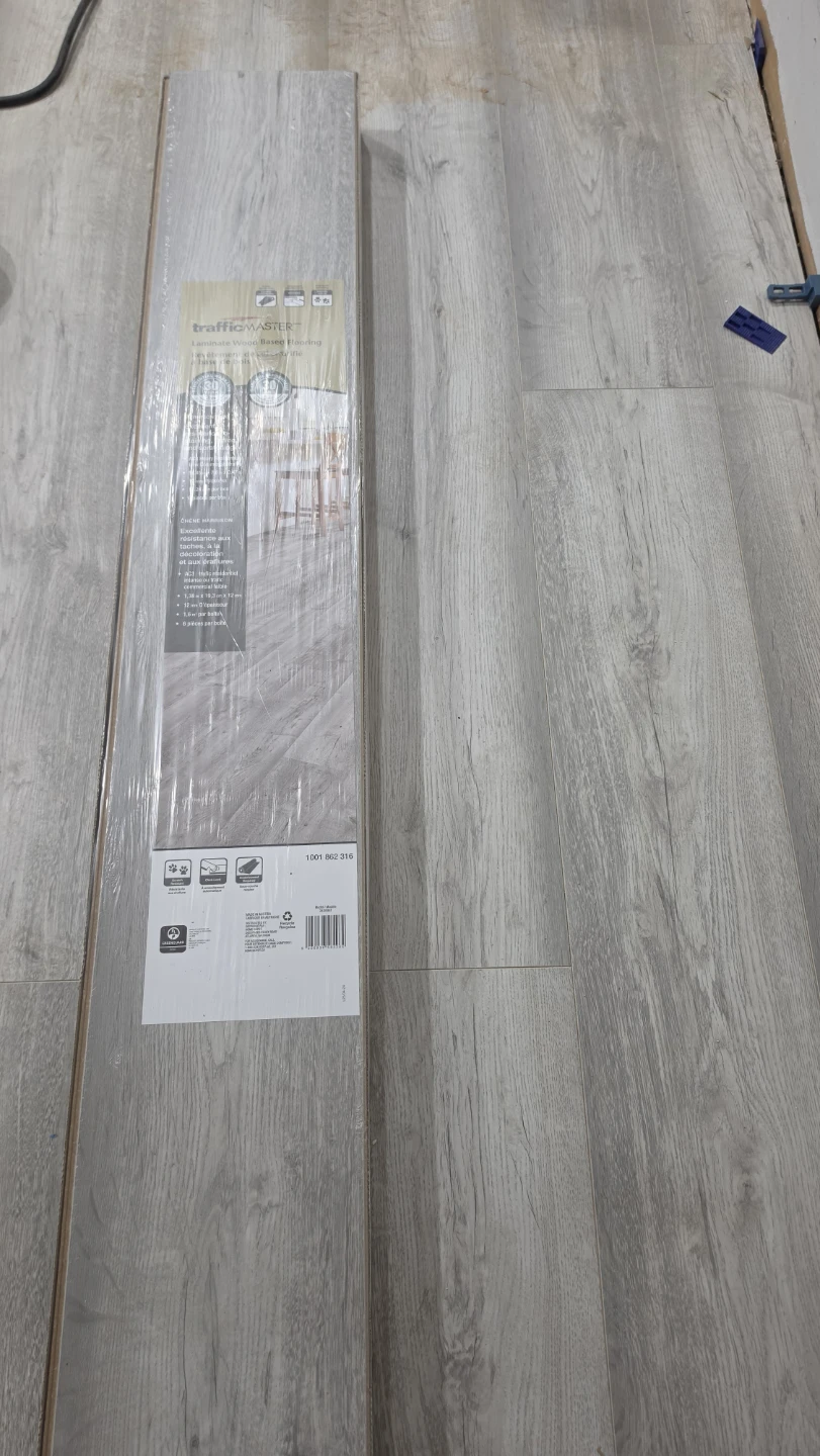 12 boxes of trafficmaster laminate flooring
