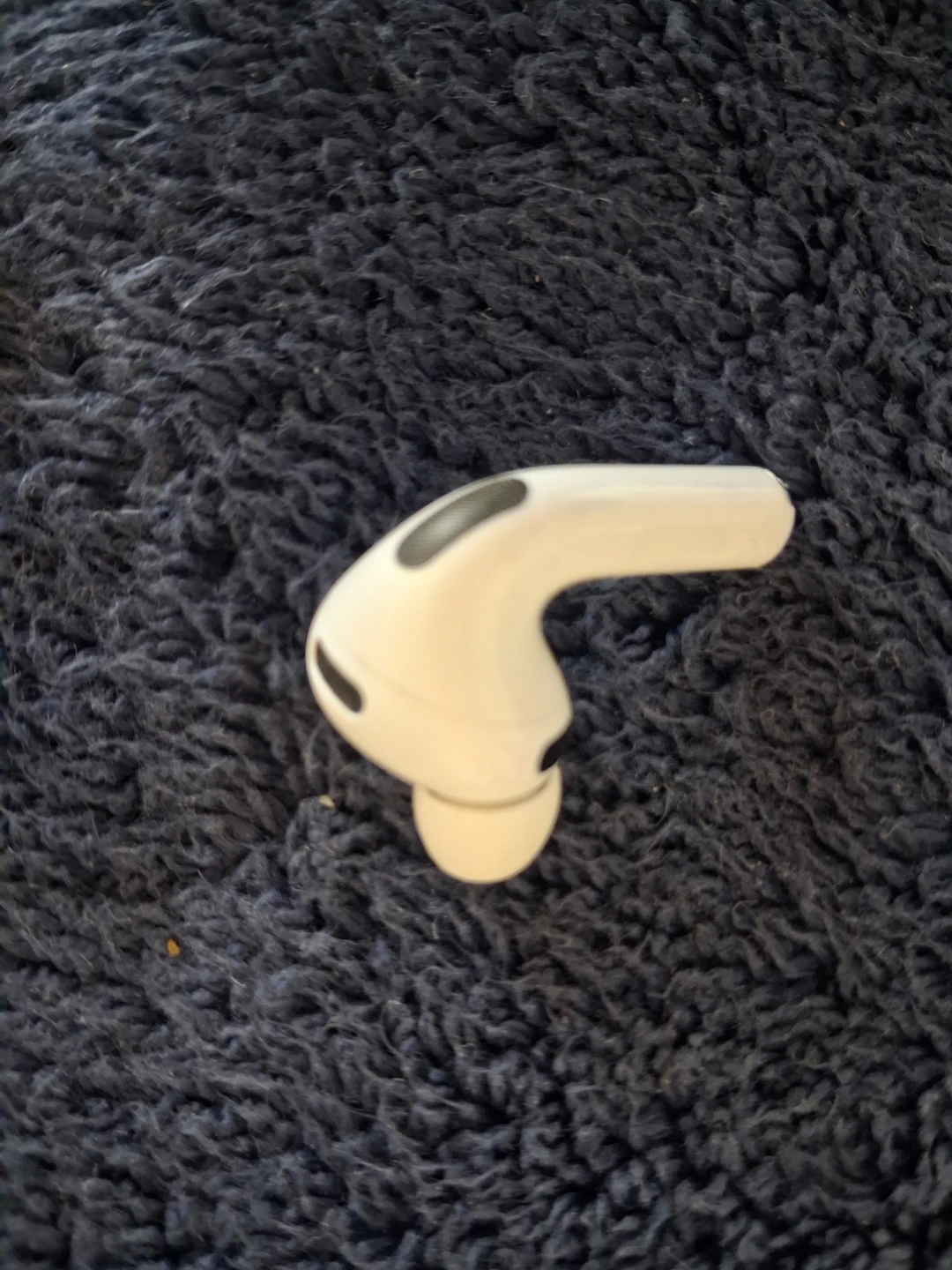 Apple Airpod Pro 3rd Gen replacement earbud A3063 (right side).