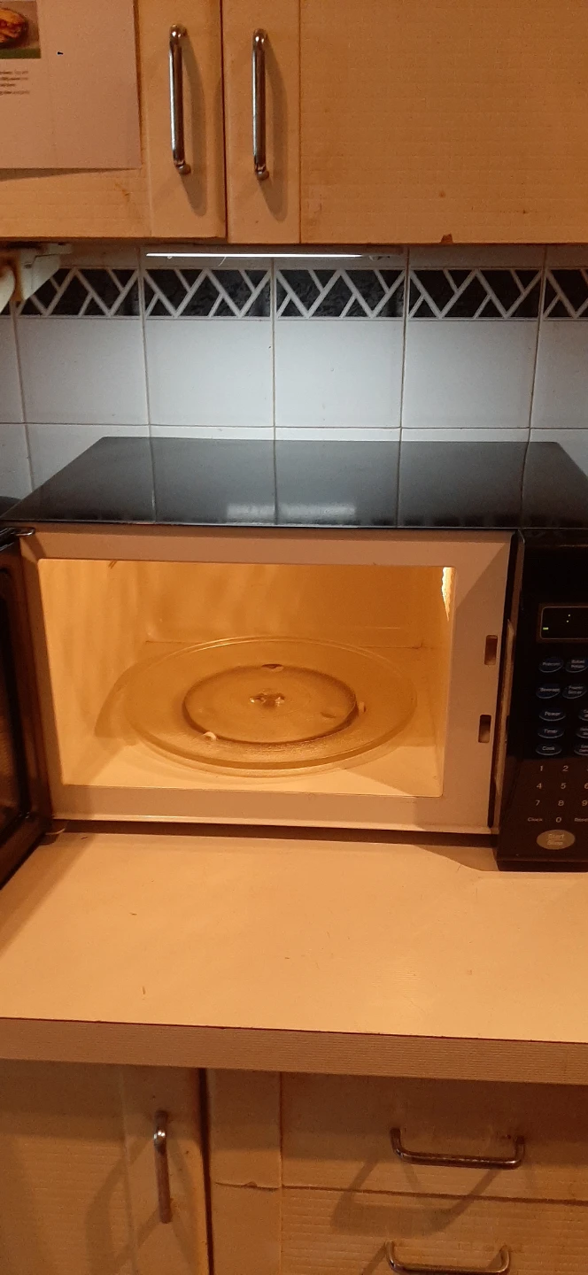Danby Black Countertop Microwave READ DESCRIPTION ON SIZE - photo 2
