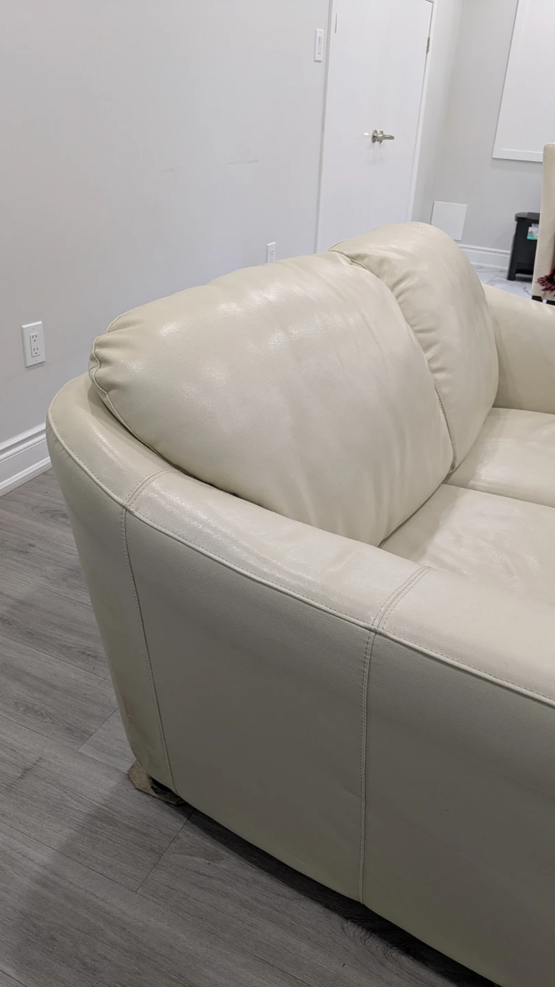 Cream Leather Loveseat - photo 4