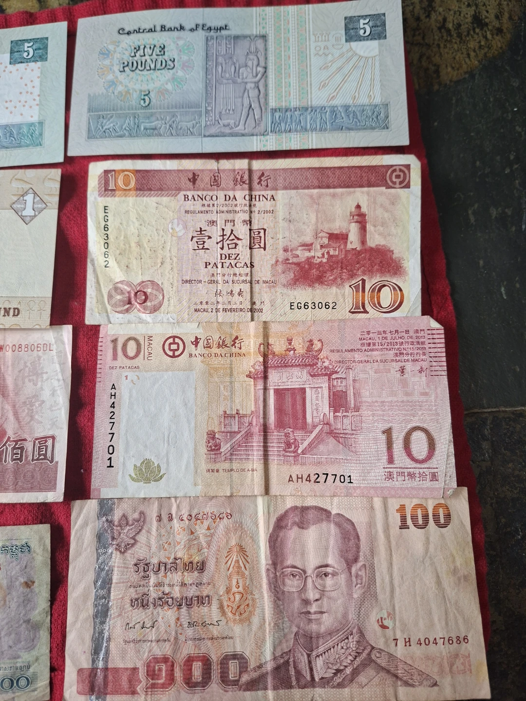 Assorted International Banknotes - photo 3