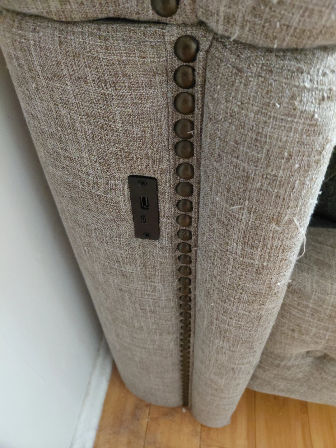 Tufted Upholstered Headboard with USB Ports - photo 2