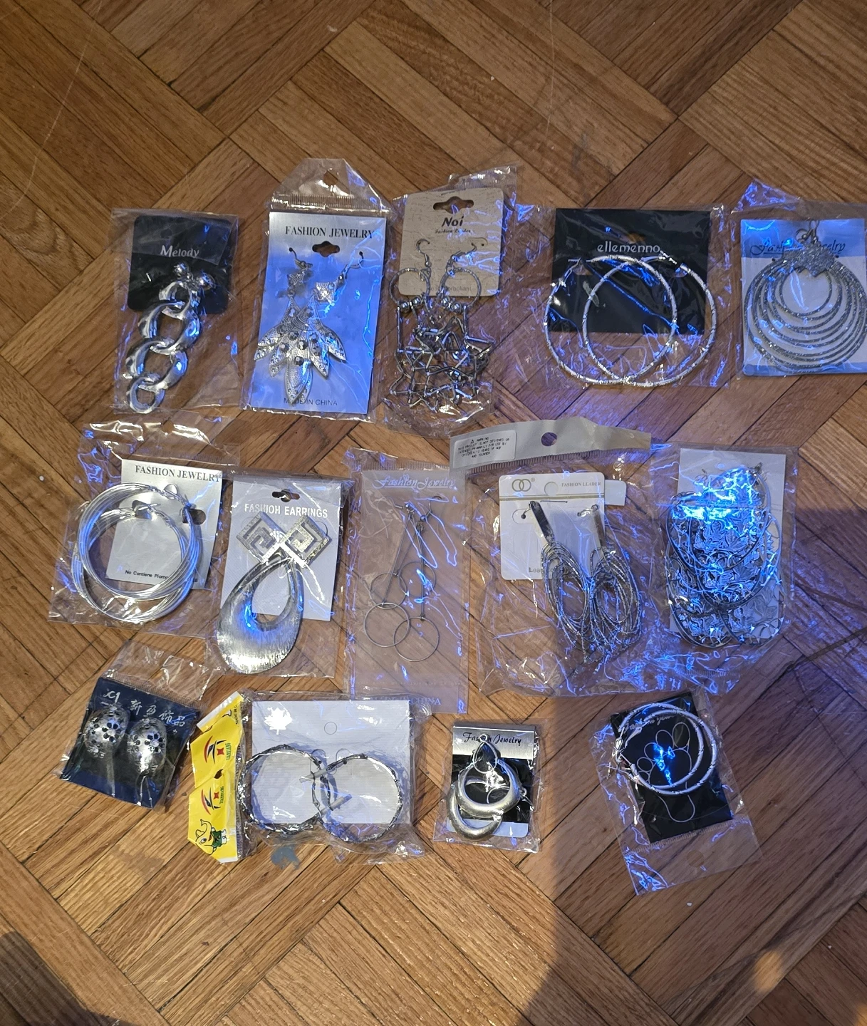 NEW Assorted Fashion earing Jewelry Lot - photo 2