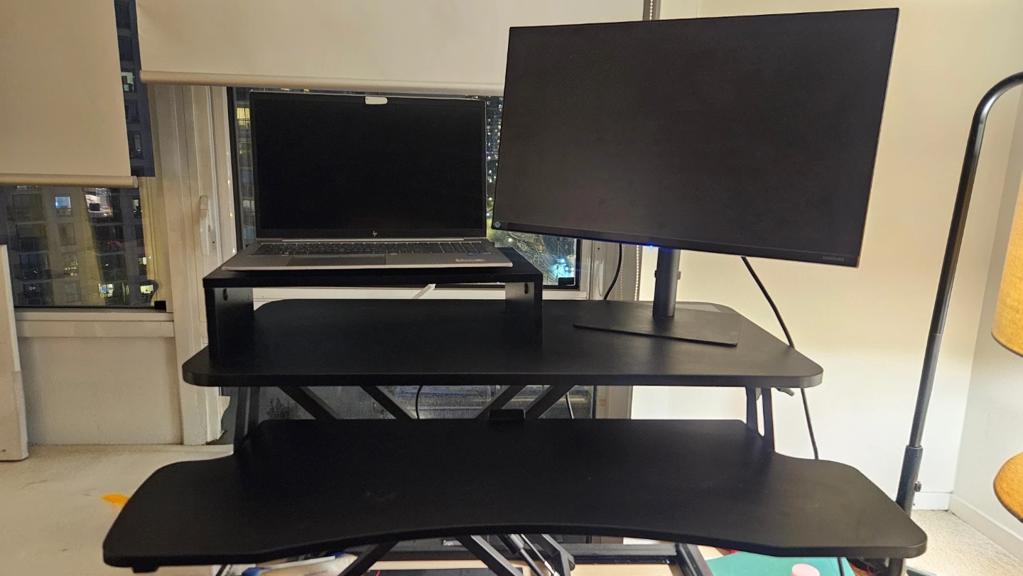 Adjustable Standing Desk Converter - Excellent condition - photo 4