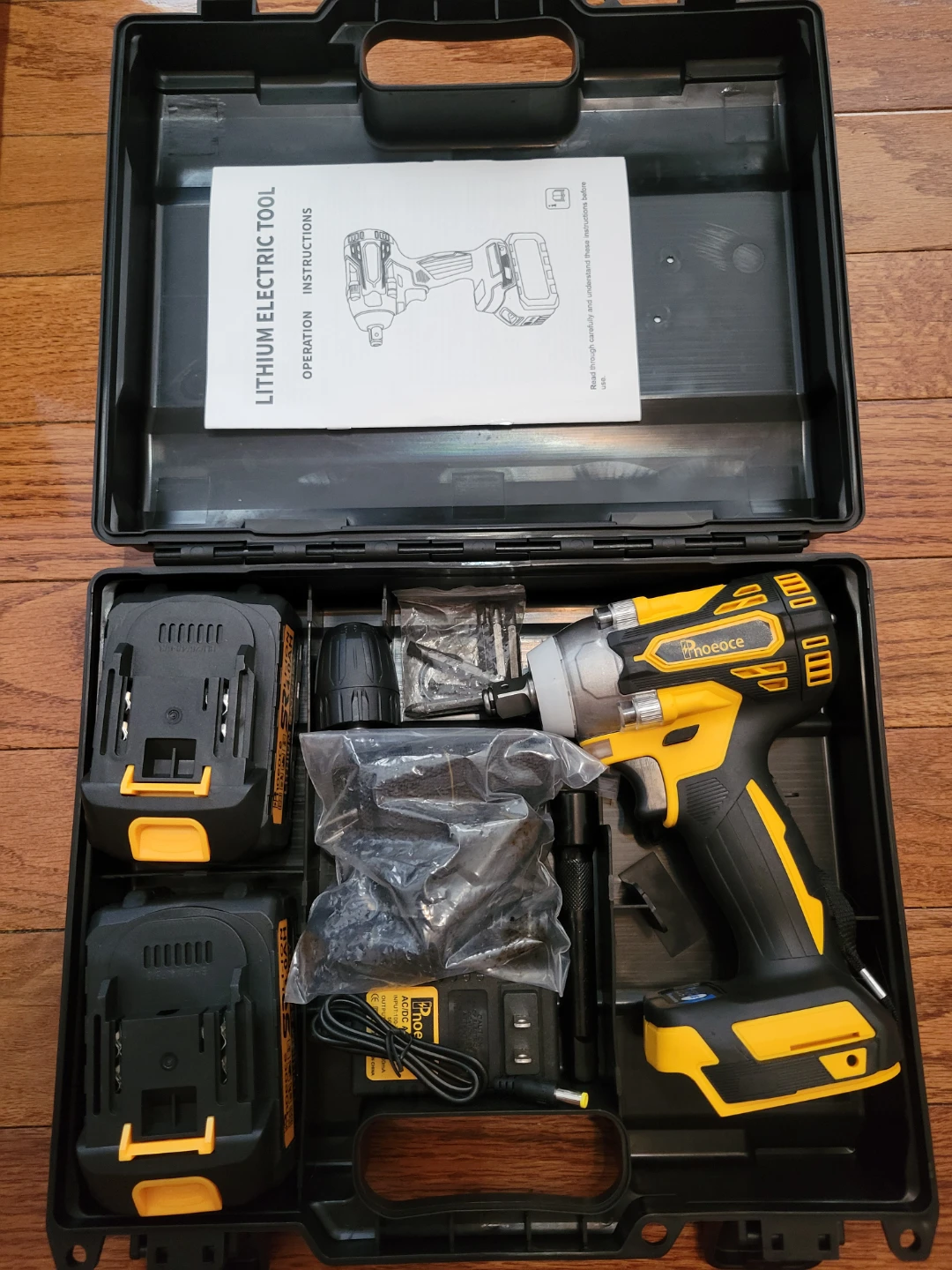 NEW Impact Wrench with 2 Batteries 4.0Ah & accessories