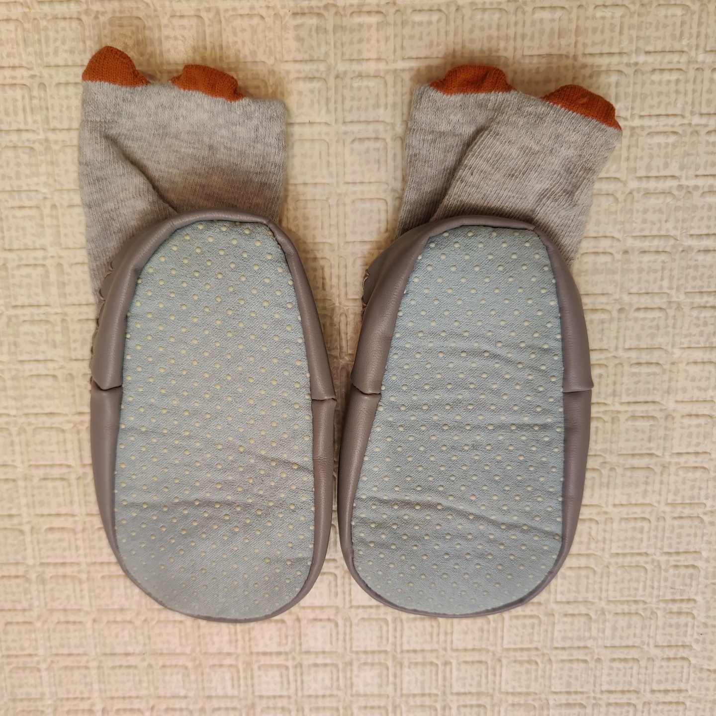 Baby Lion Gripper Slippers indoor shoes - photo 3