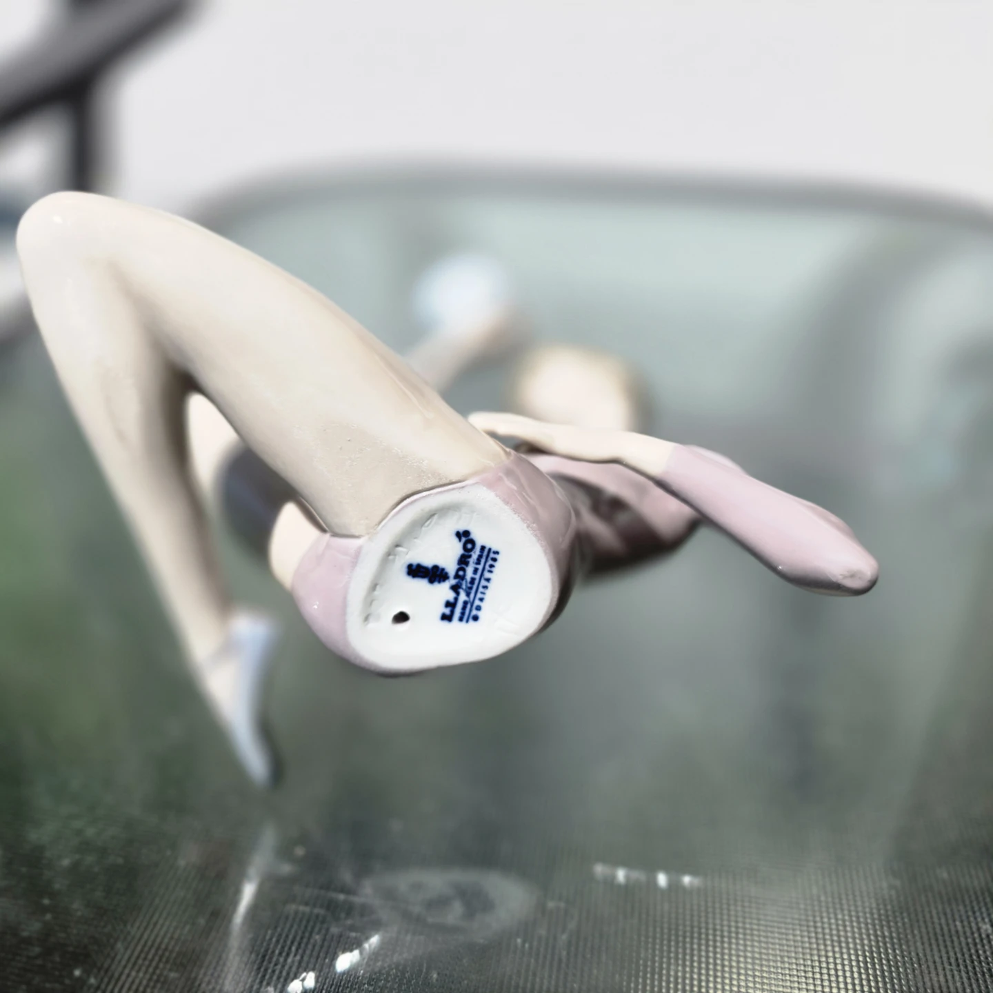 Lladro Porcelain Ballerina Gymnastics with ball Figurine - photo 4