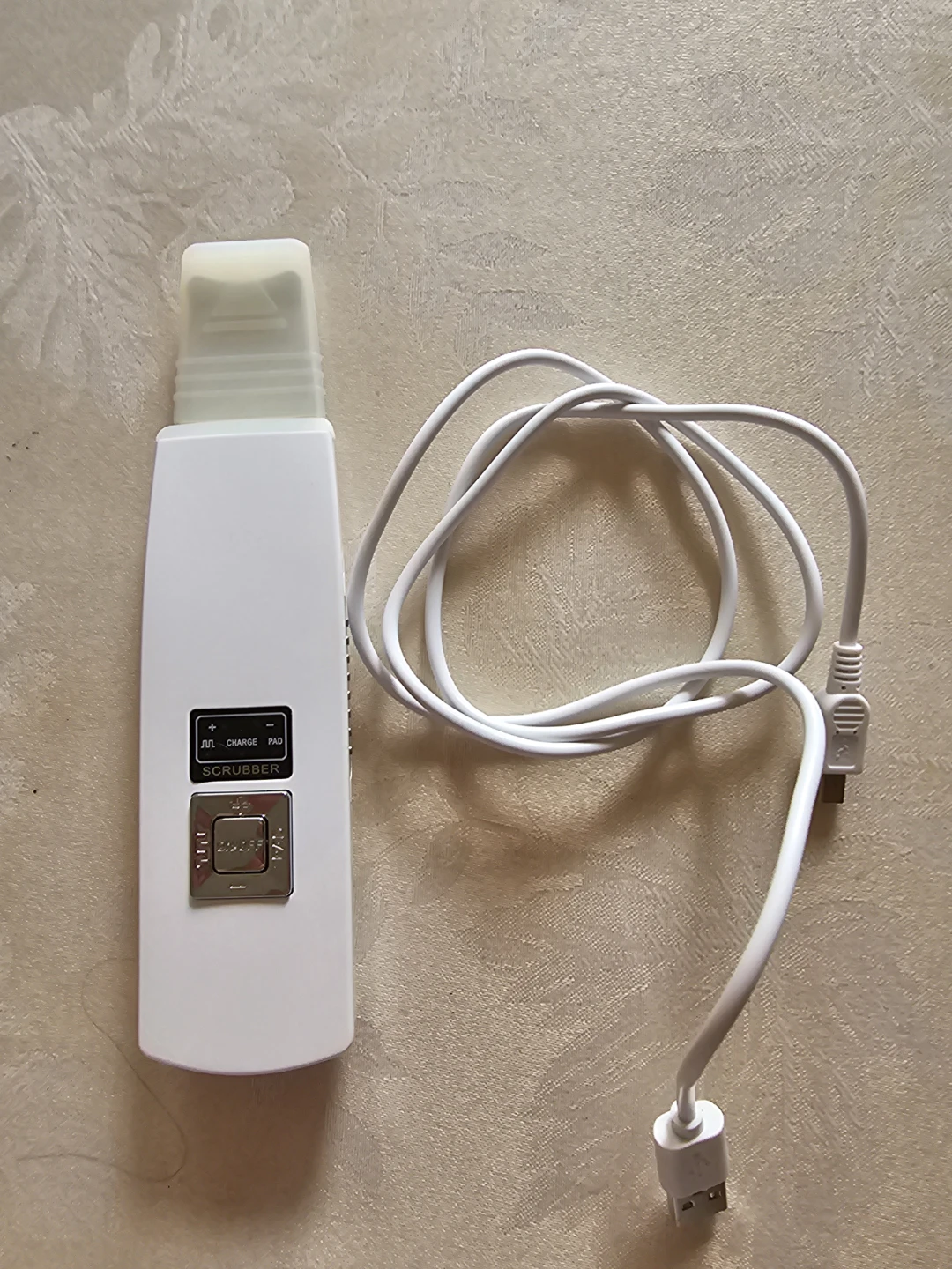White Skin Scrubber Ultrasonic Facial Cleaner