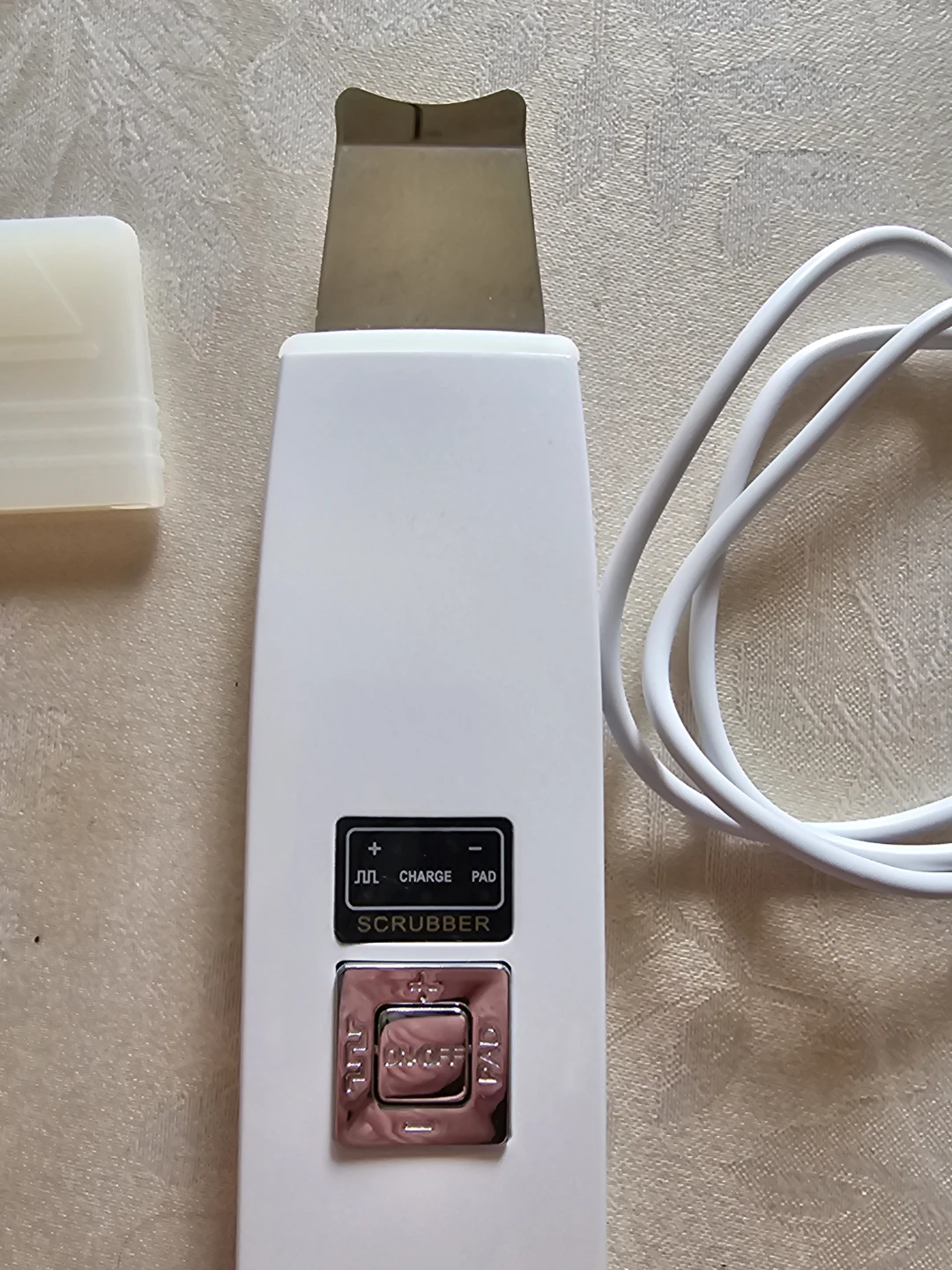 White Skin Scrubber Ultrasonic Facial Cleaner - photo 2