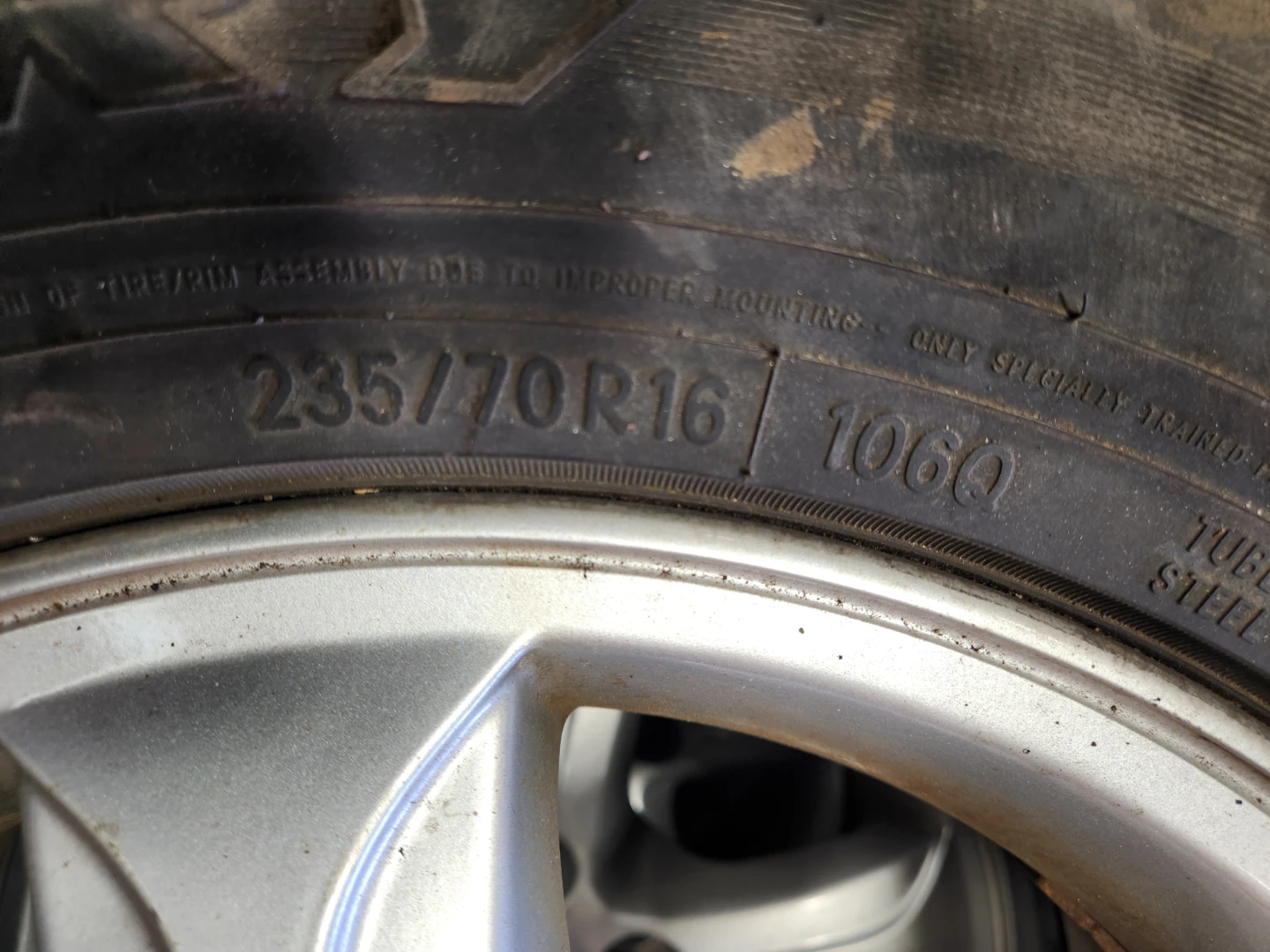 Used Hyundai Winter Tires 235/70R16 - photo 3