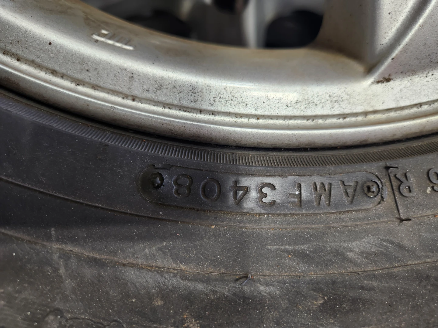 Used Hyundai Winter Tires 235/70R16 - photo 4