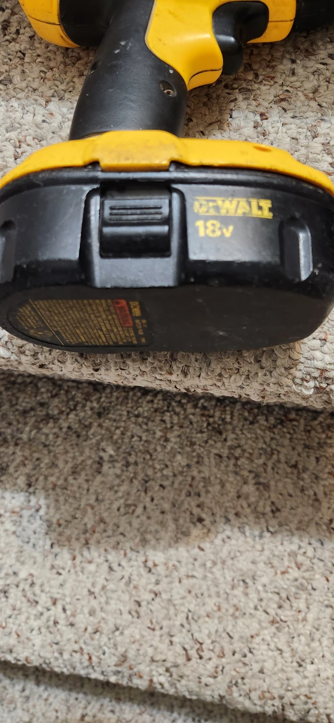 DeWalt 18V Cordless Drill with Charger - photo 2