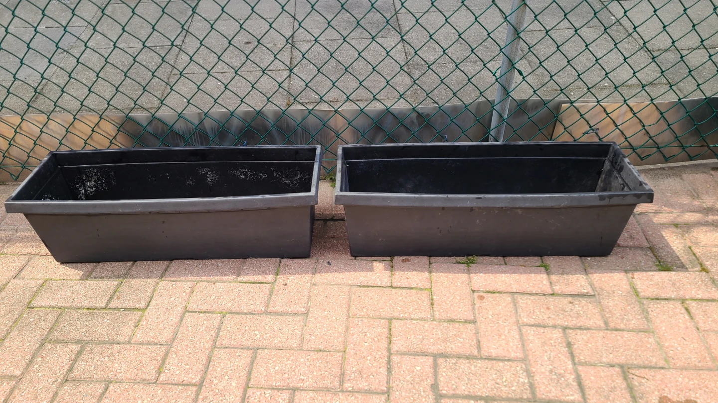 Black Plastic Retangular Planter Box 27"