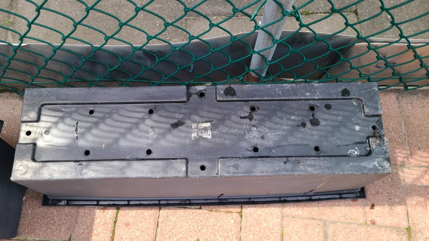 Black Plastic Retangular Planter Box 27" - photo 4
