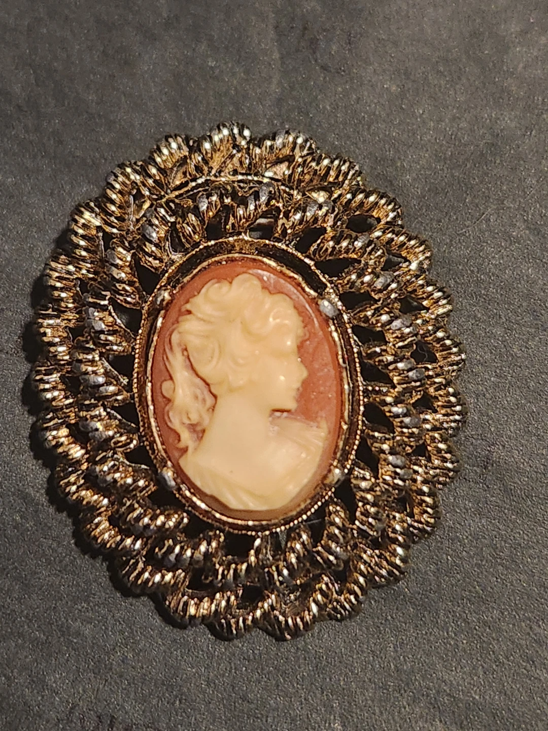 Vintage Cameo Brooch