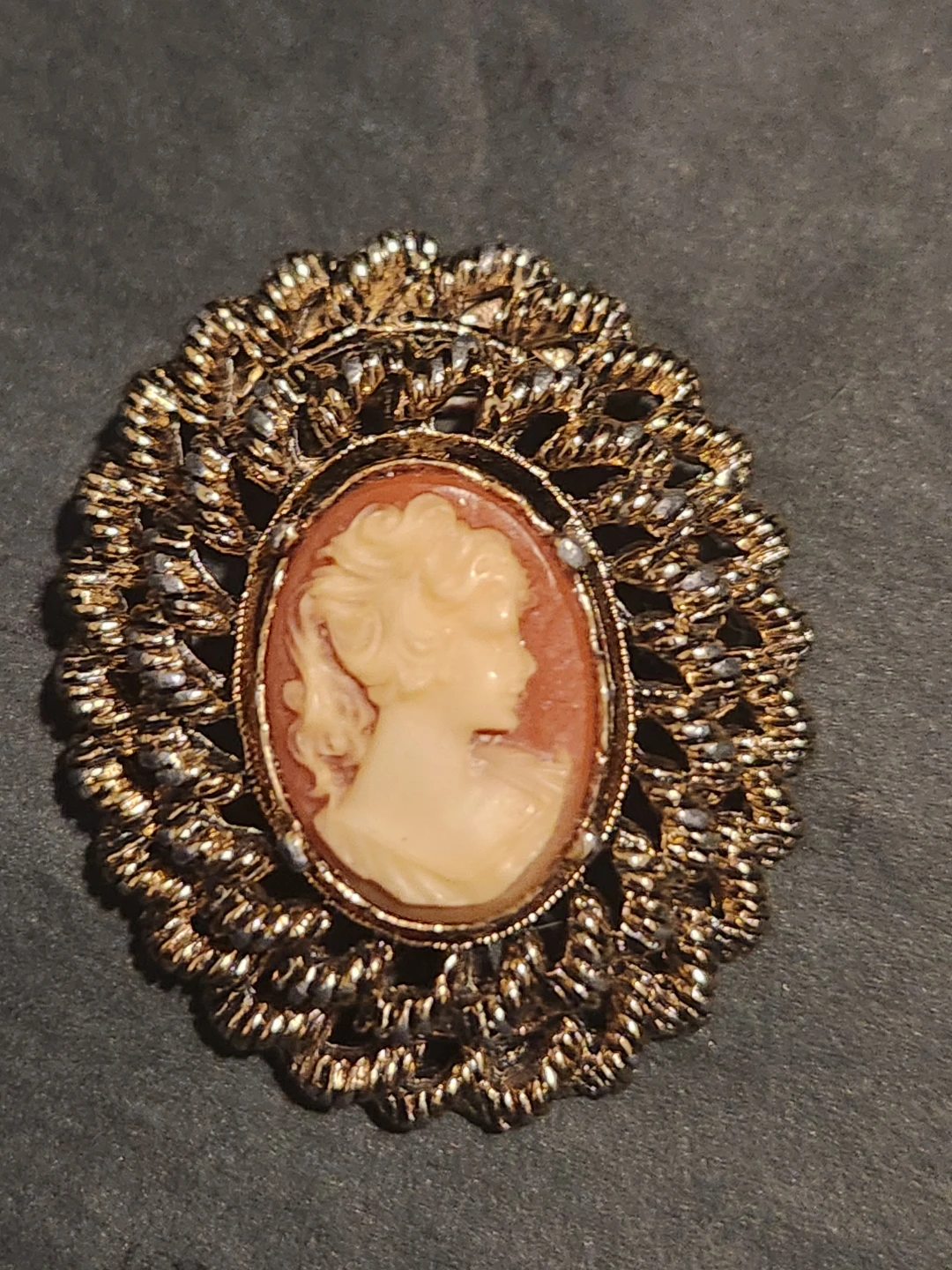 Vintage Cameo Brooch - photo 2