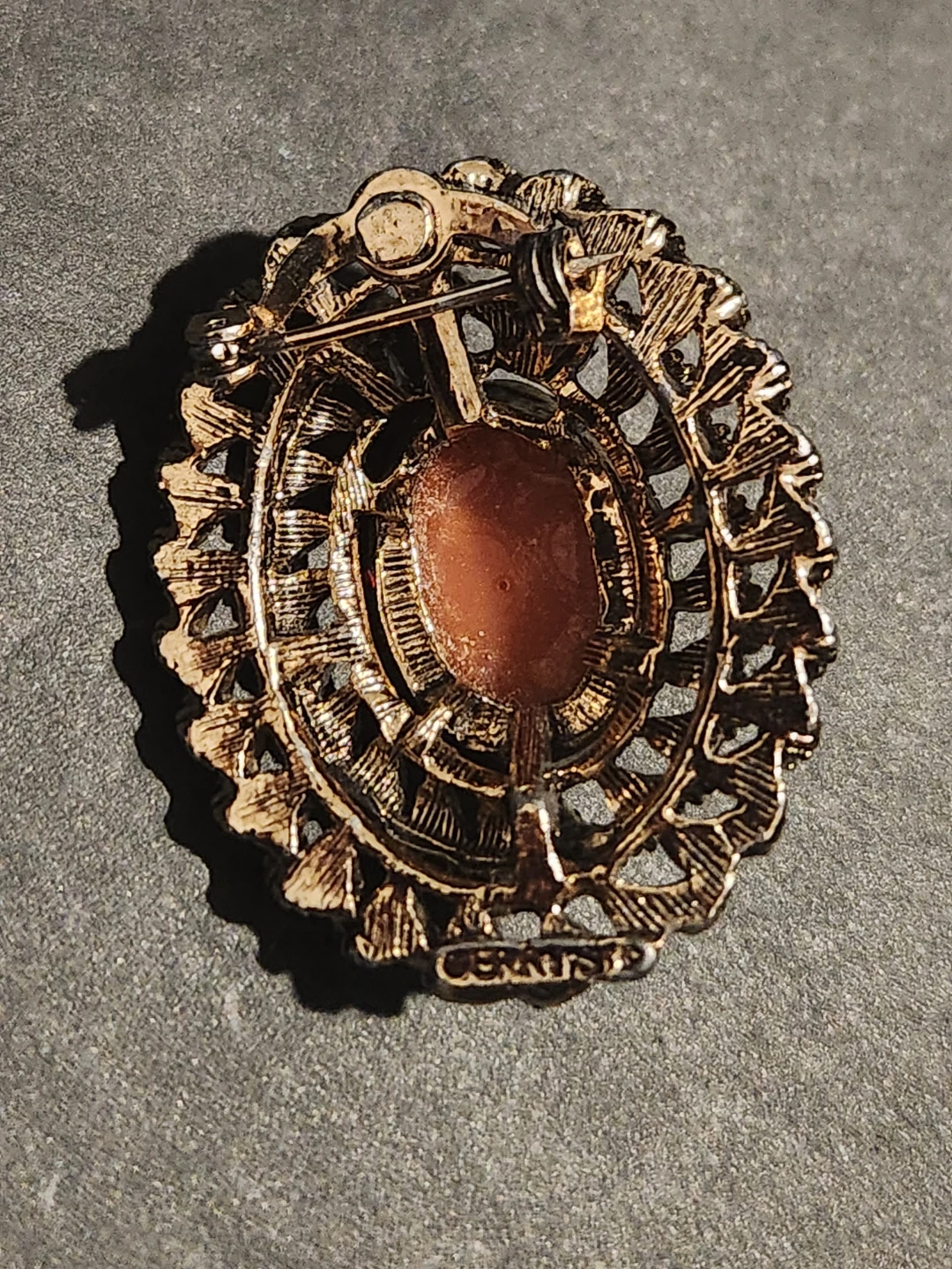 Vintage Cameo Brooch - photo 3