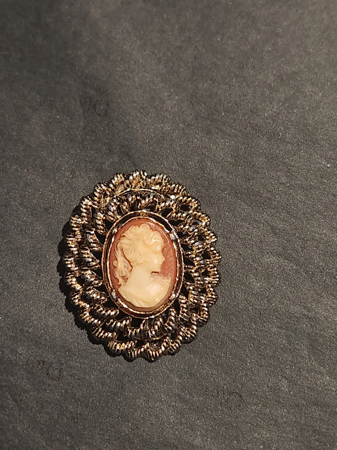 Vintage Cameo Brooch - photo 4