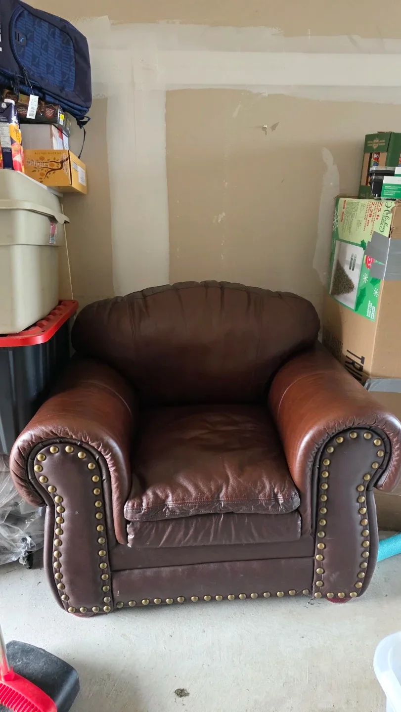 Brown Leather Armchair - photo 2
