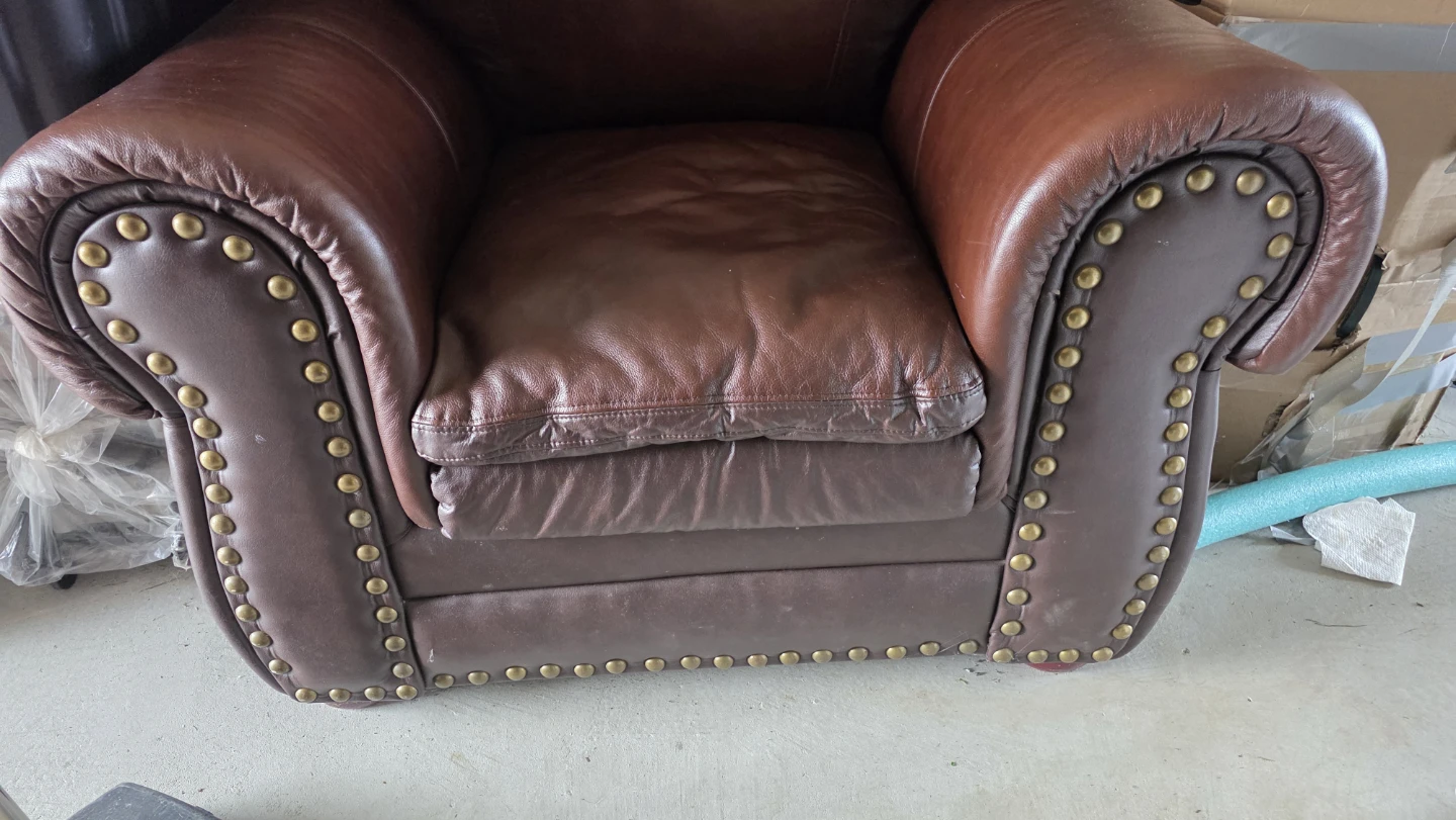 Brown Leather Armchair - photo 3