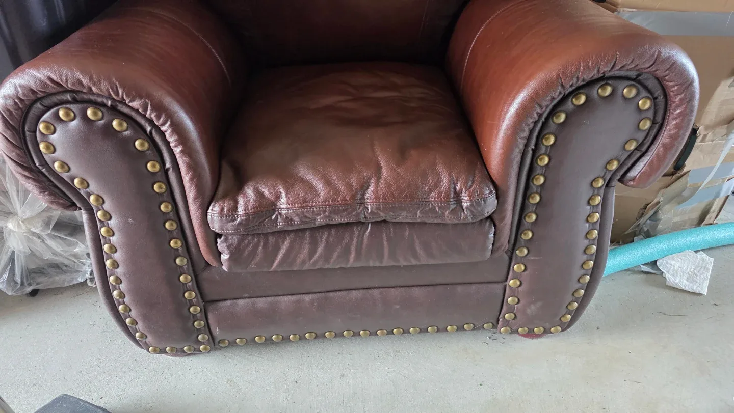 Brown Leather Armchair - photo 3