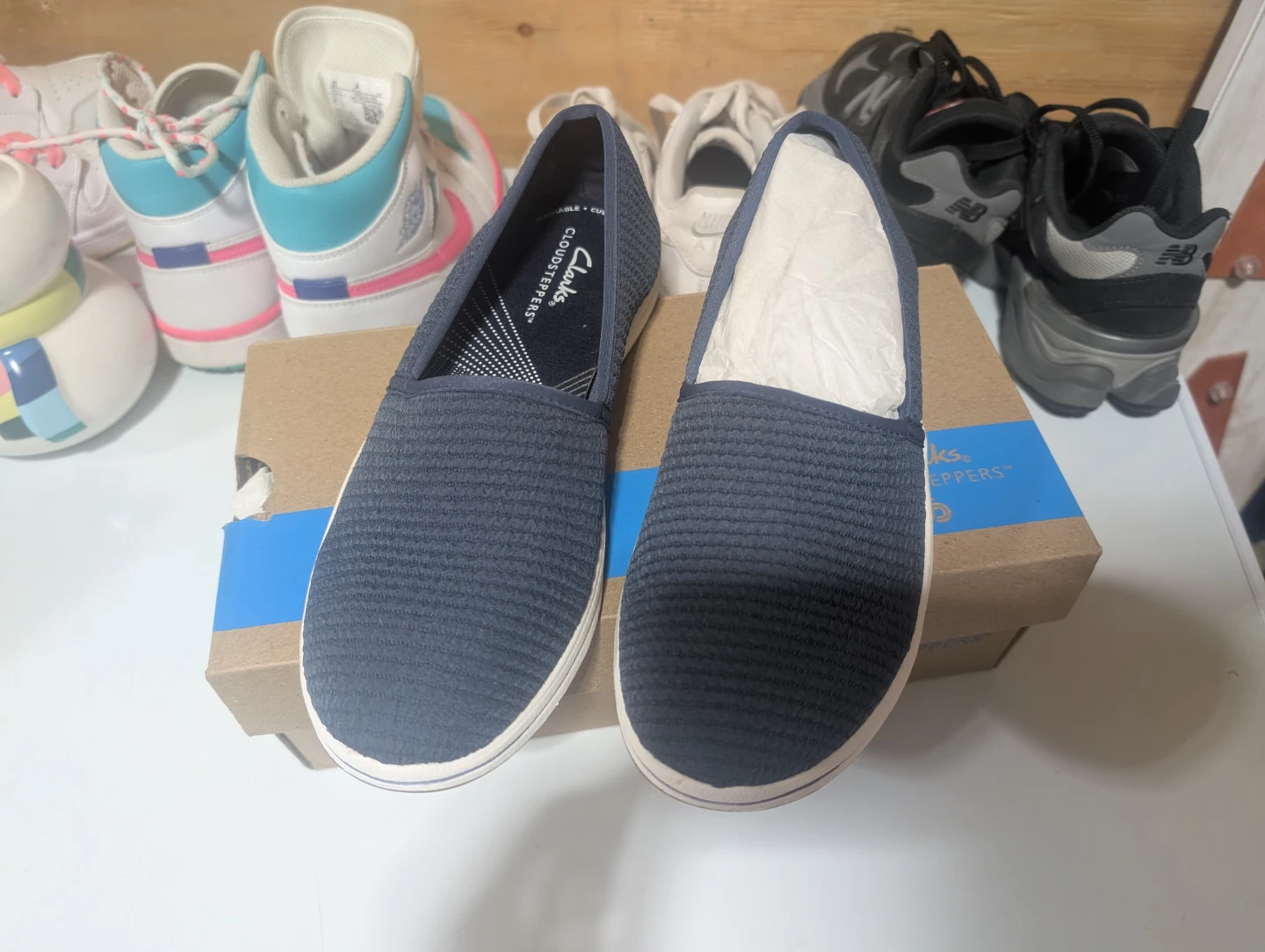 .Clarks Cloudsteppers Breeze Stretch – Women's Size 6.5
