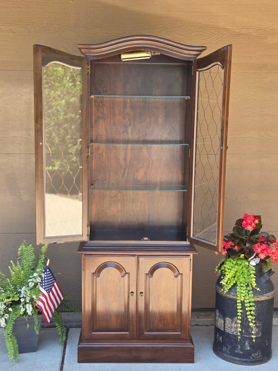 Vintage Ethan Allen Curio Mahogany Wood Glass Light Up Cabinet - photo 4