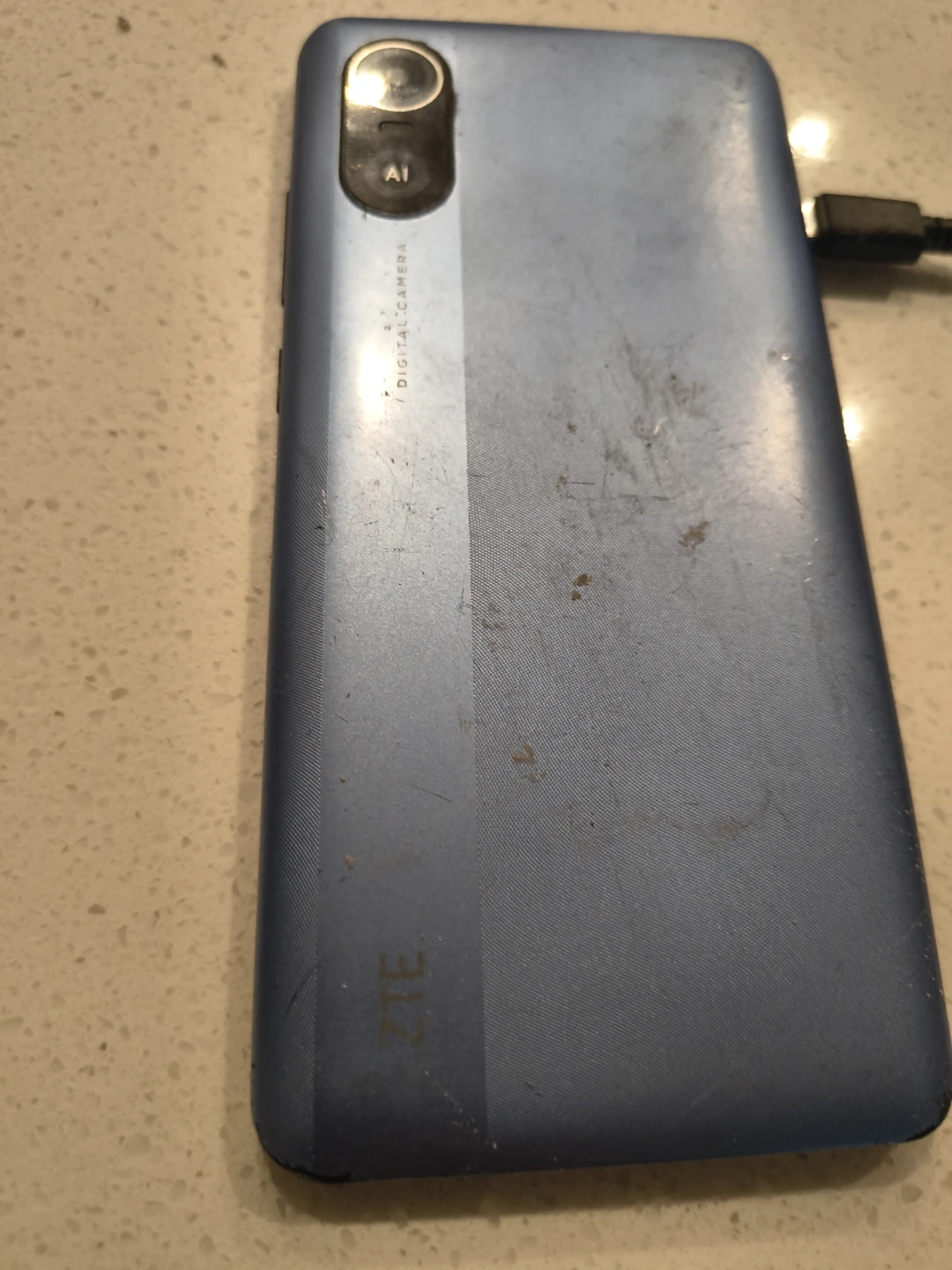 ZTE Smartphone - Cracked Screen - photo 2