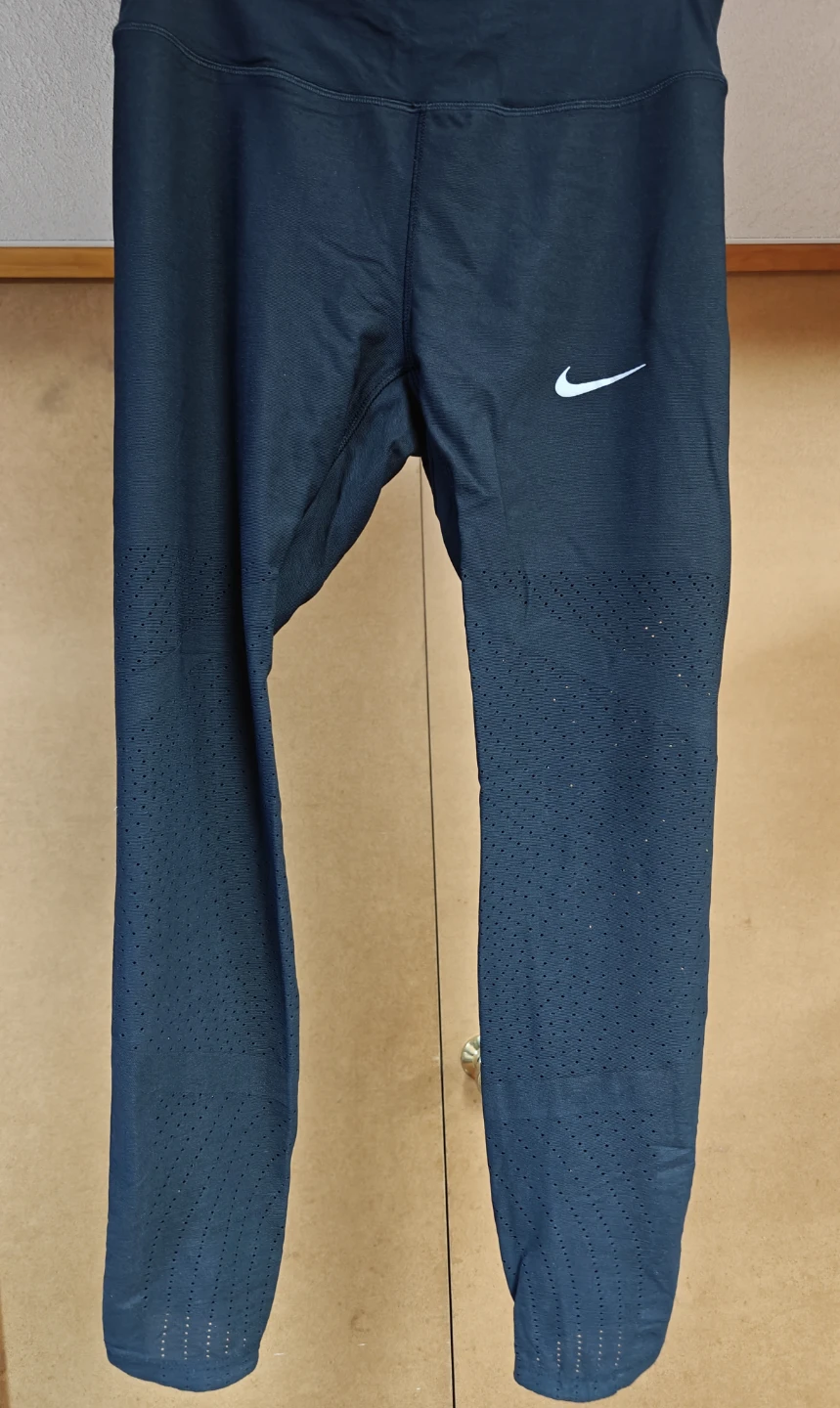 Nike Dri-Fit Women Black Legging - Size Medium