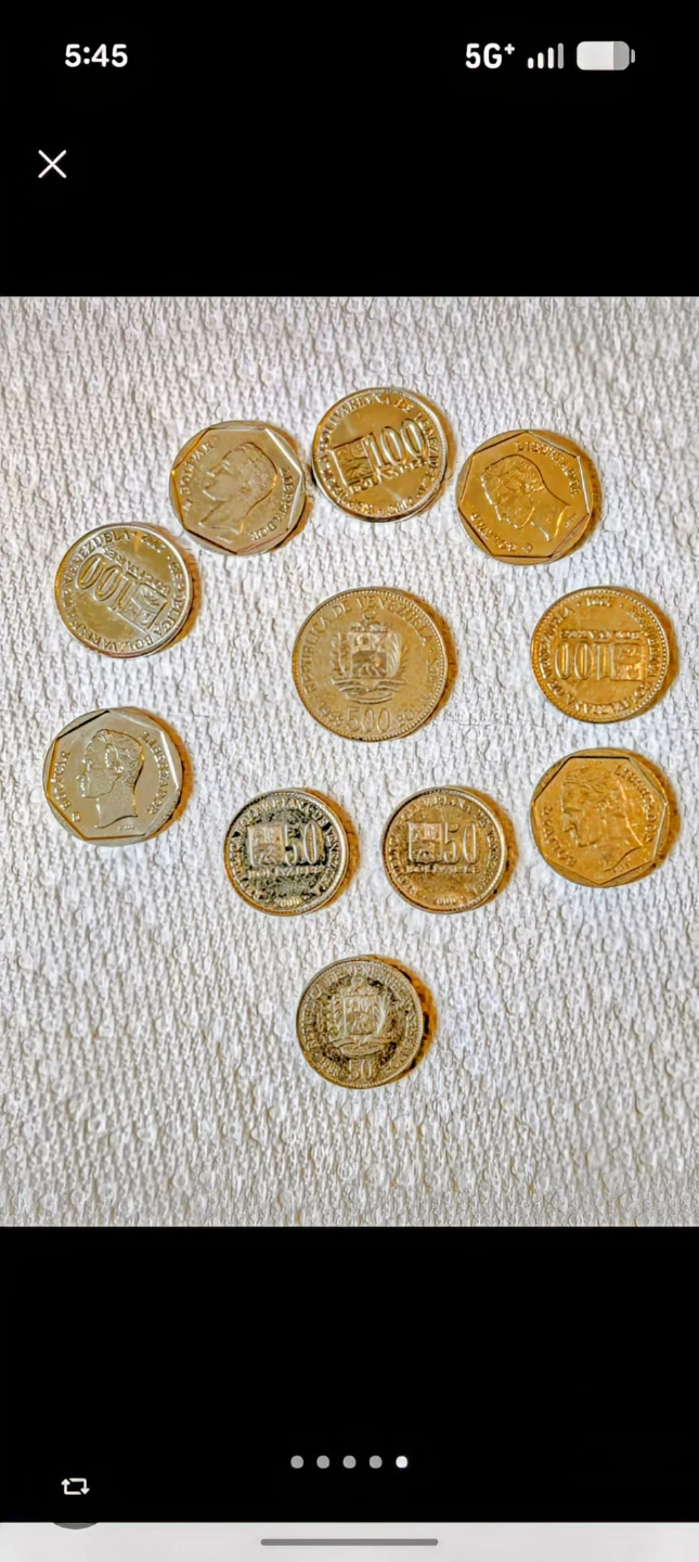 Collection of Venezuelan Coins - 100, 500, and 50 Bolivares