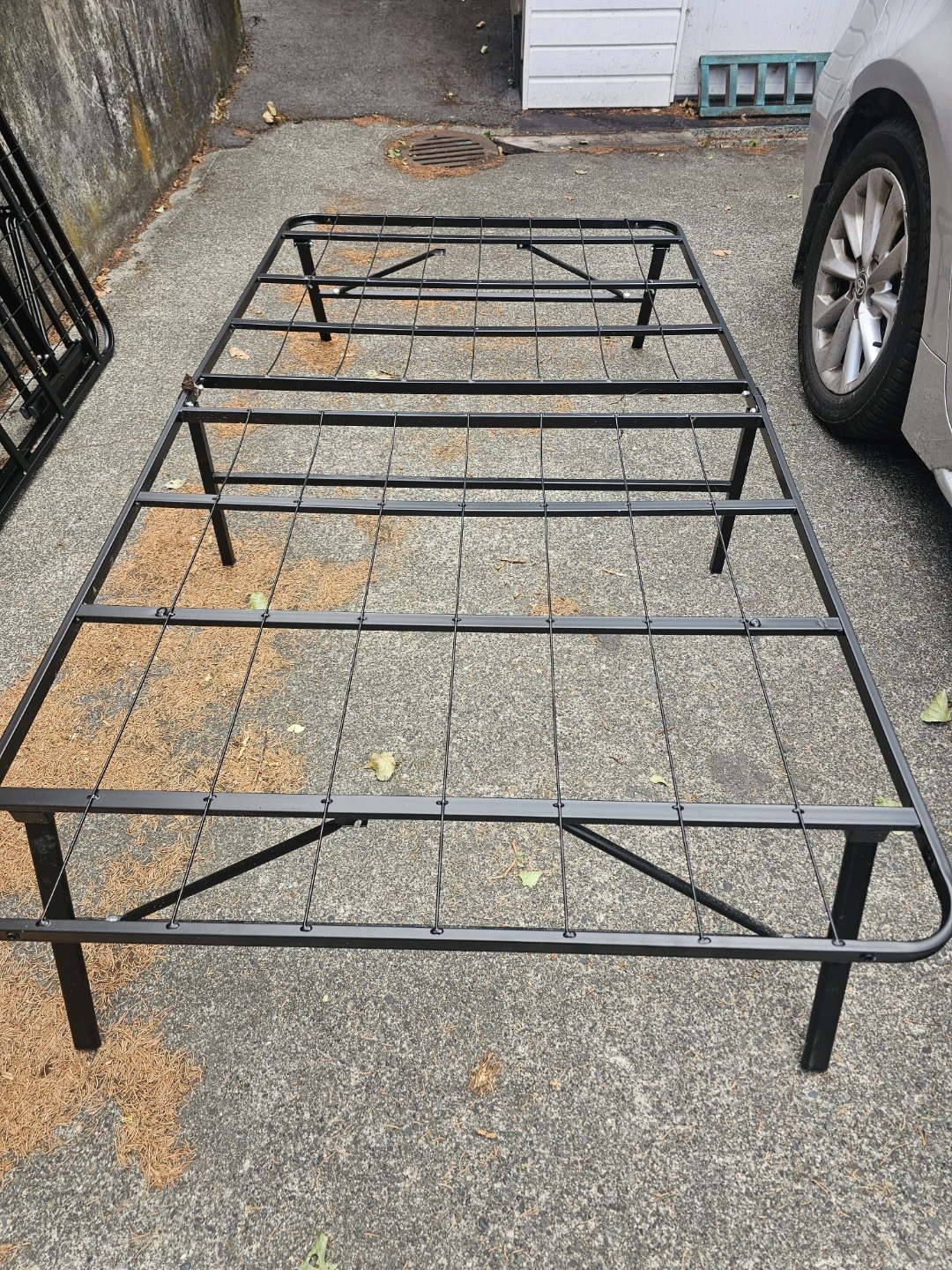 2 foldable Metal Bed Frame - photo 2