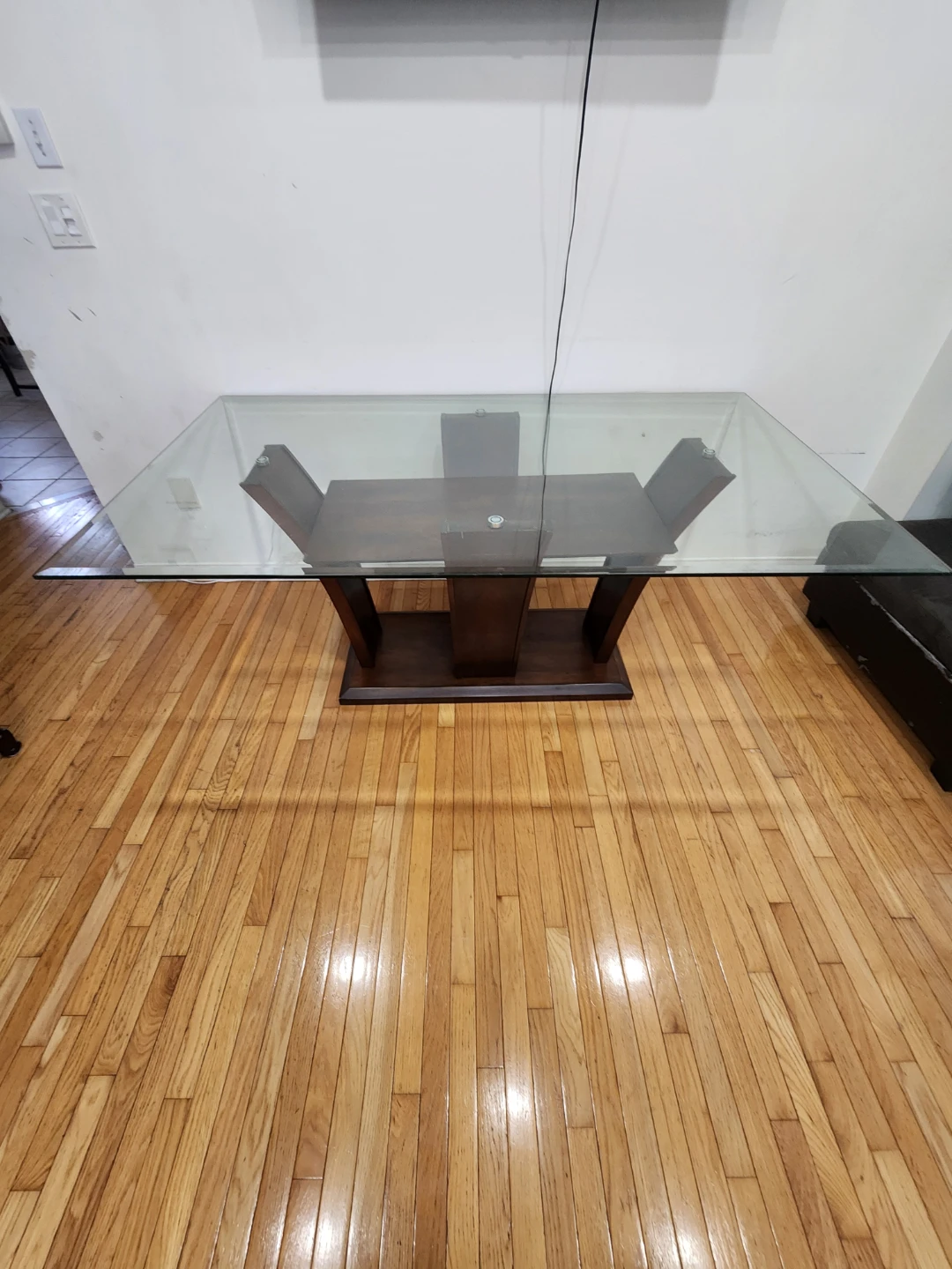 GLASS DINING TABEL