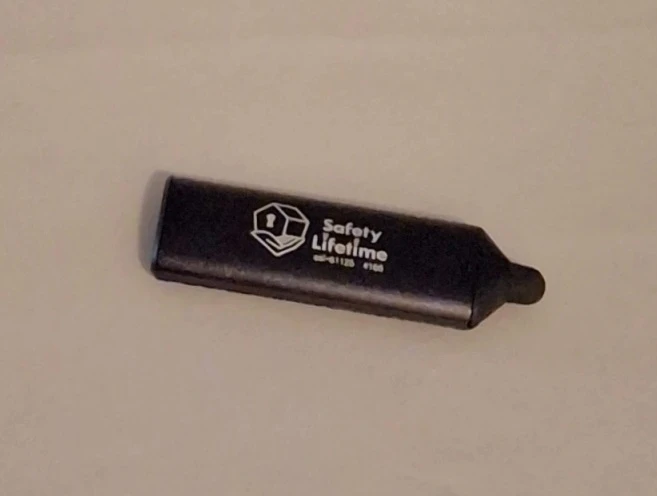 Free Small Stylus Gadget - photo 2