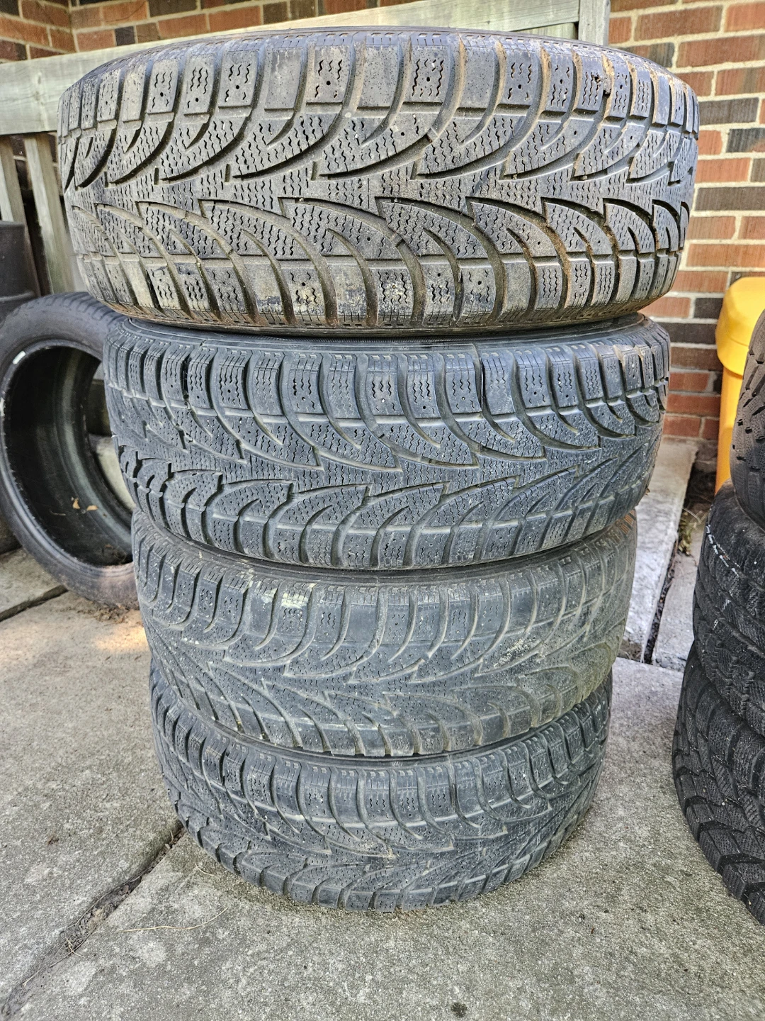 215/60/16, 5 x 114.3 Winter Tires on Rims - photo 5