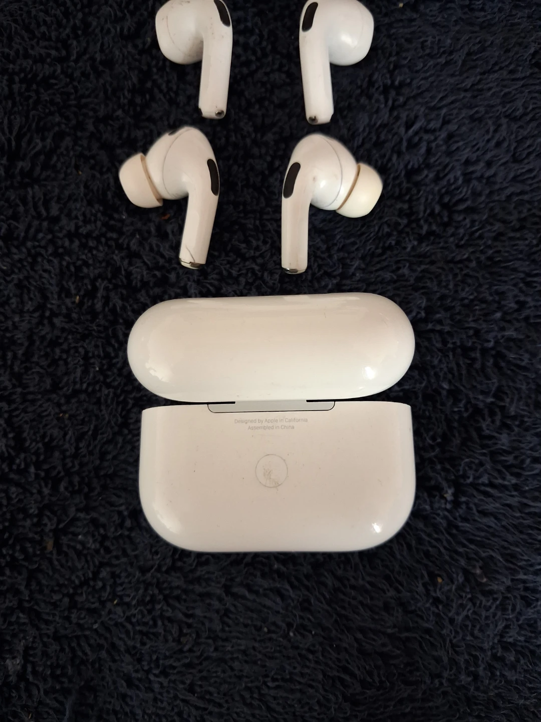 Apple AirPods Pro (2nd Generation) with Charging Case + Airpod 4 - photo 3
