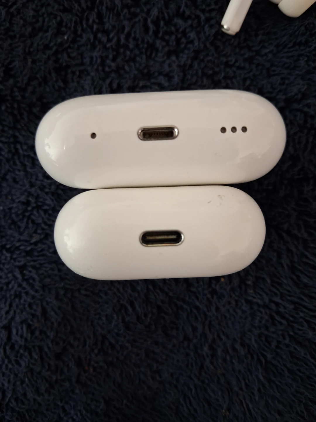 Apple AirPods Pro (2nd Generation) with Charging Case + Airpod 4 - photo 5