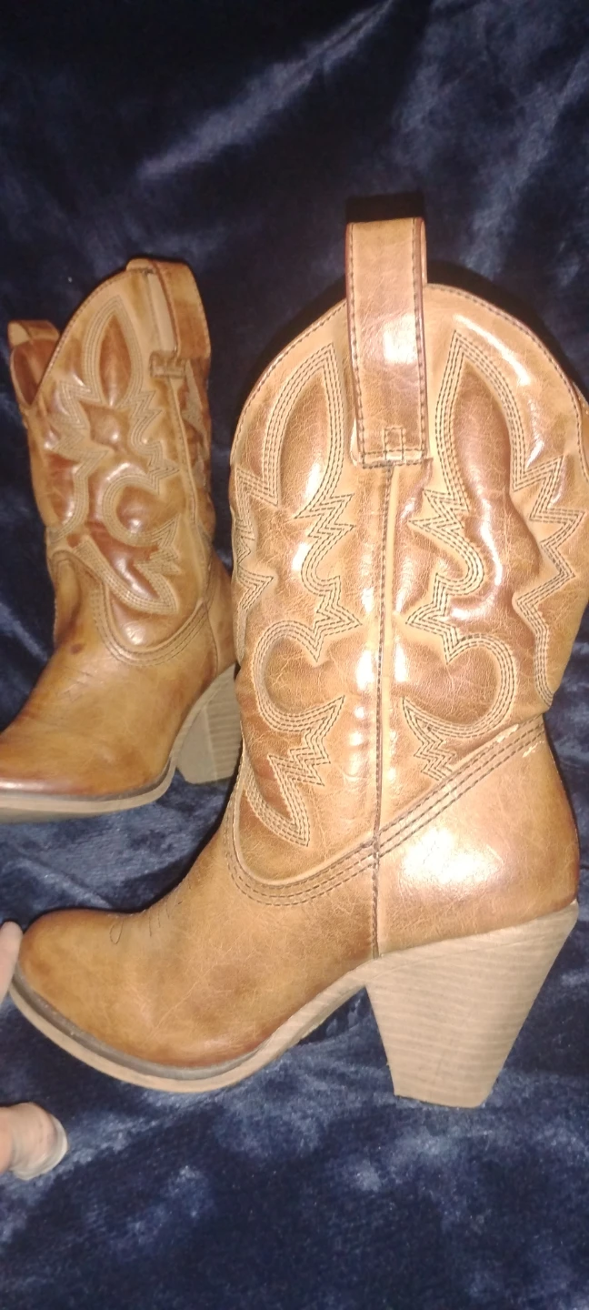 New kicks just in time for Stampede!! - photo 2