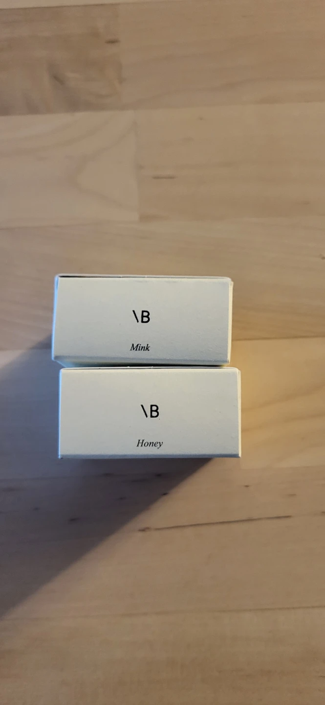 Victoria Beckham Crystal Infused Eyeshadow (2x) - Honey & Mink