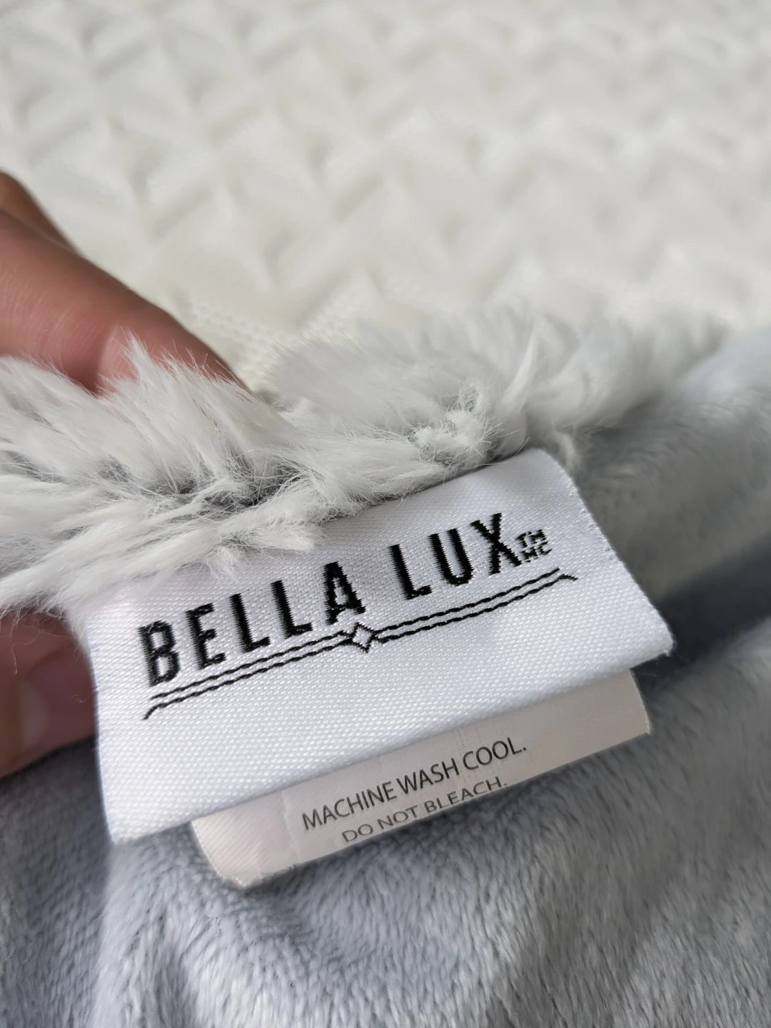 BELLA LUX Faux Fur Throw Blanket - Light Grey - photo 2