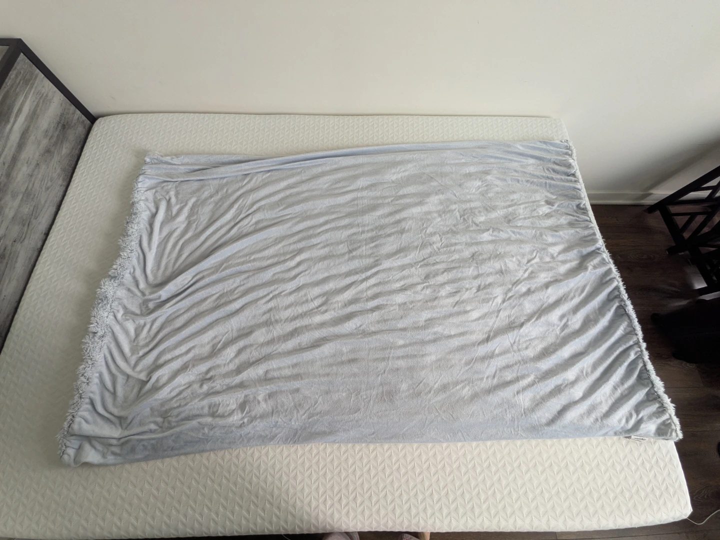 BELLA LUX Faux Fur Throw Blanket - Light Grey - photo 3