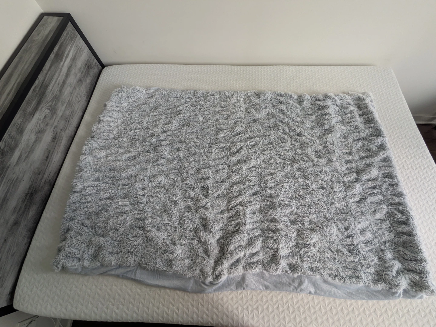 BELLA LUX Faux Fur Throw Blanket - Light Grey - photo 4